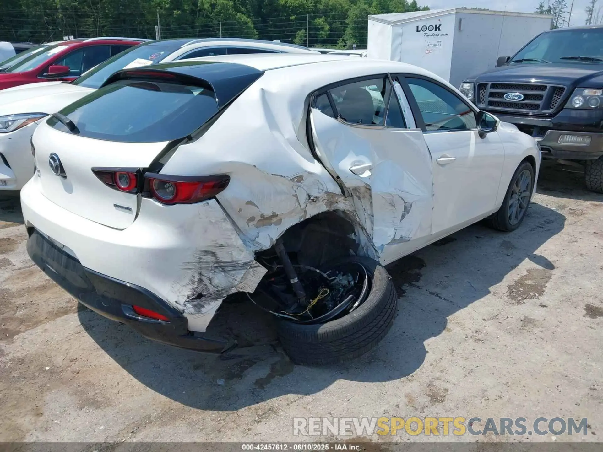 4 Photograph of a damaged car JM1BPBLL6M1328674 MAZDA MAZDA3 HATCHBACK 2021