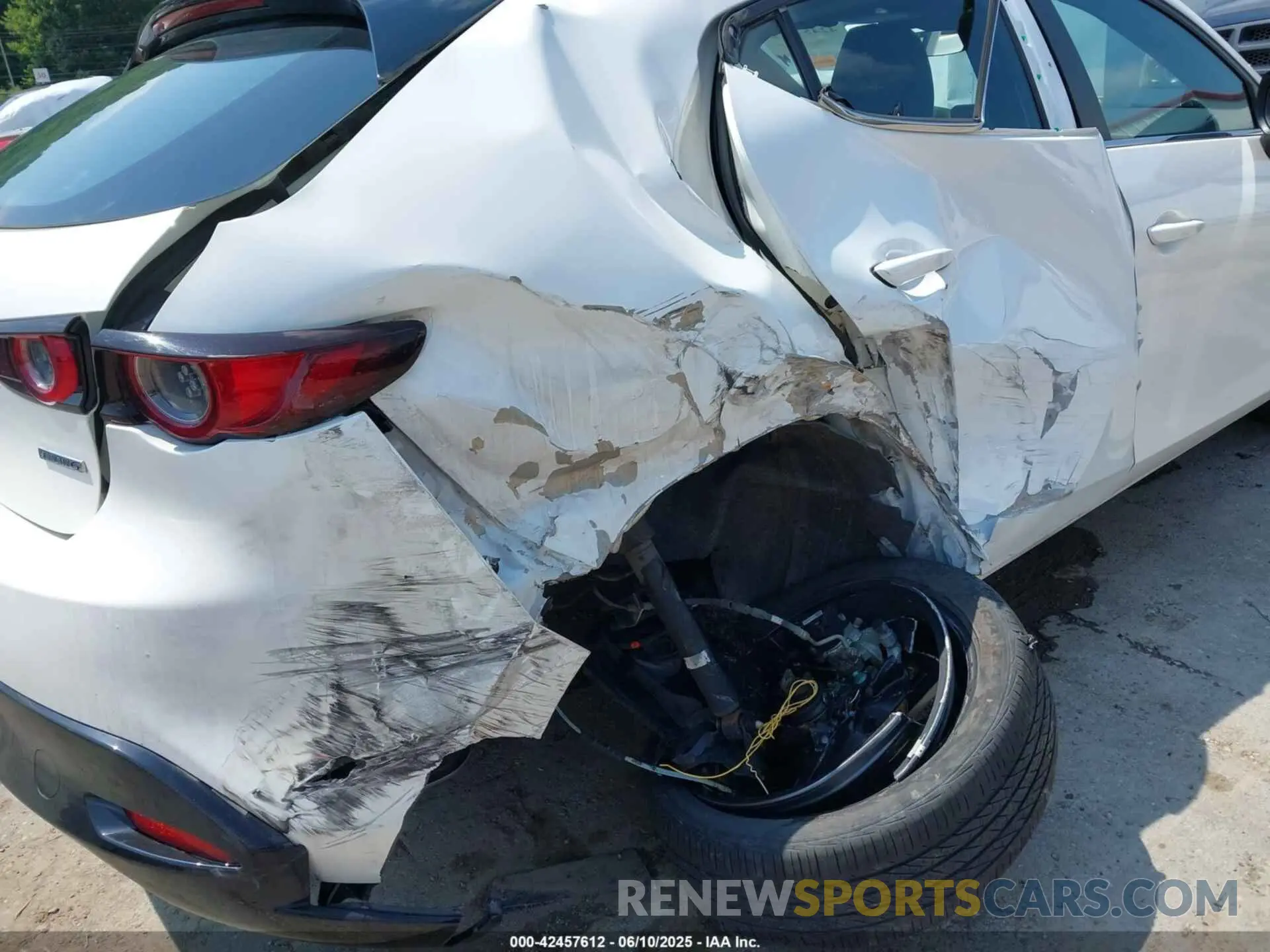 6 Photograph of a damaged car JM1BPBLL6M1328674 MAZDA MAZDA3 HATCHBACK 2021