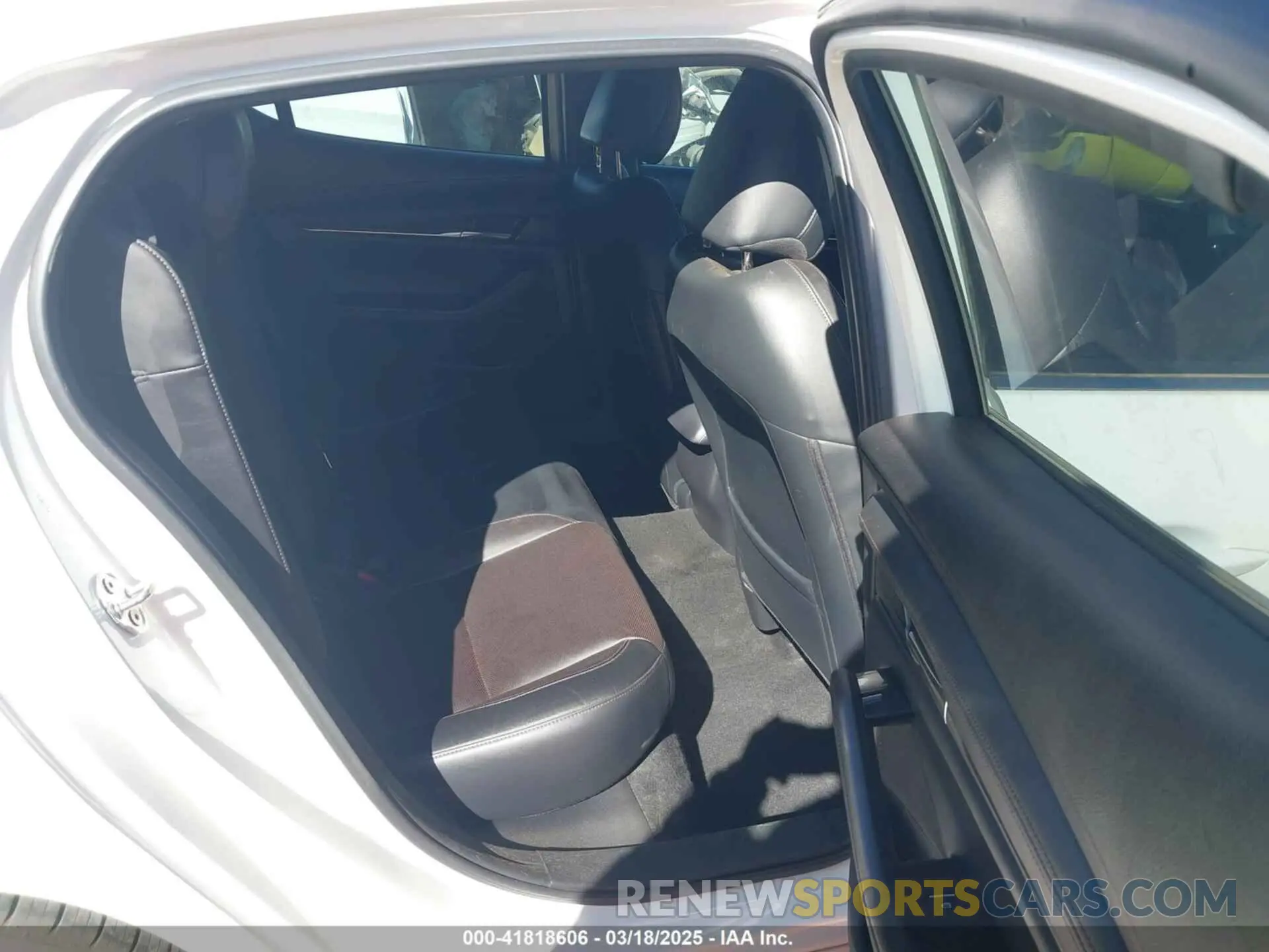 8 Photograph of a damaged car JM1BPBML7N1512408 MAZDA MAZDA3 HATCHBACK 2022