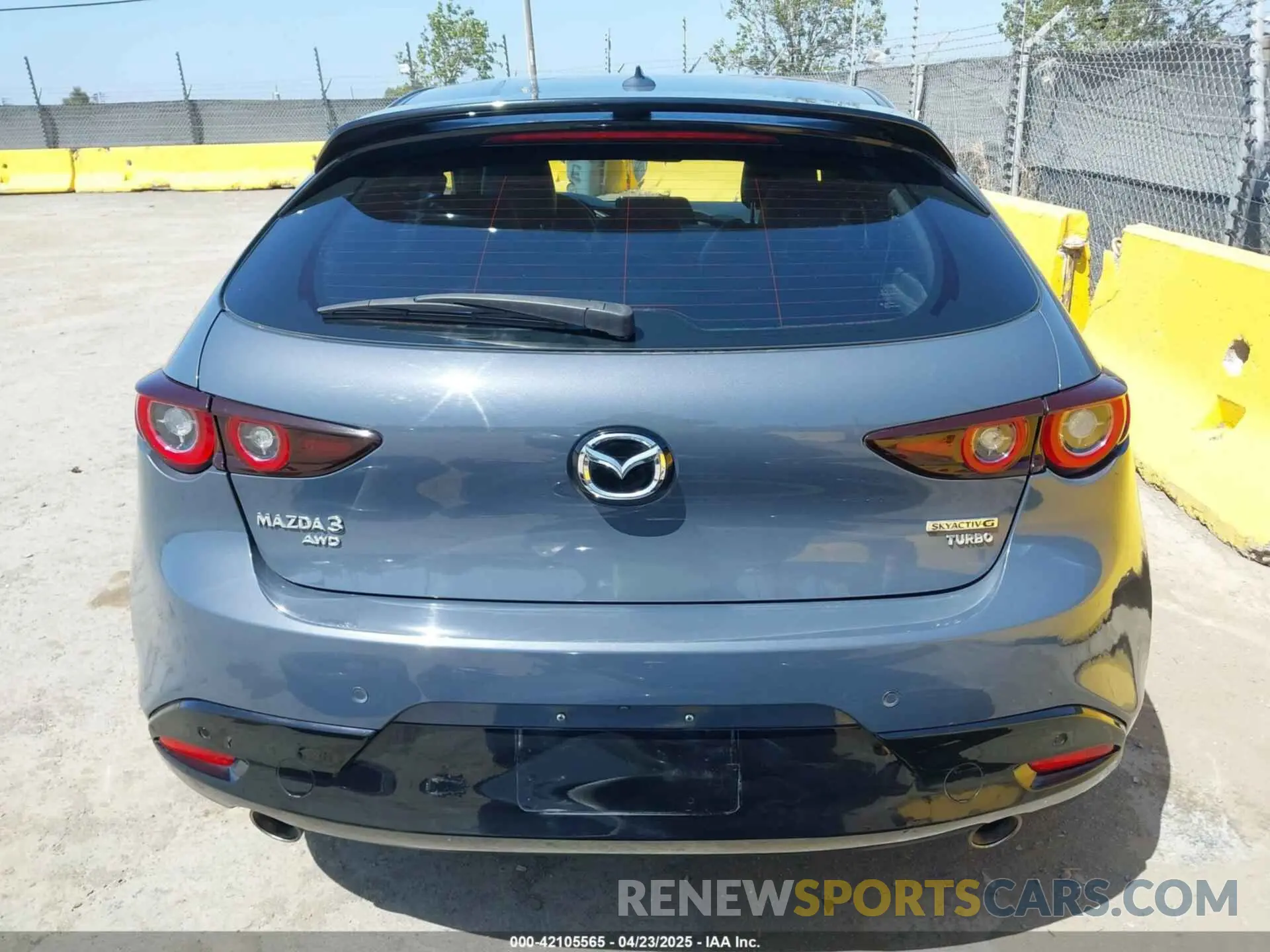 17 Photograph of a damaged car JM1BPBNY7N1501810 MAZDA MAZDA3 HATCHBACK 2022