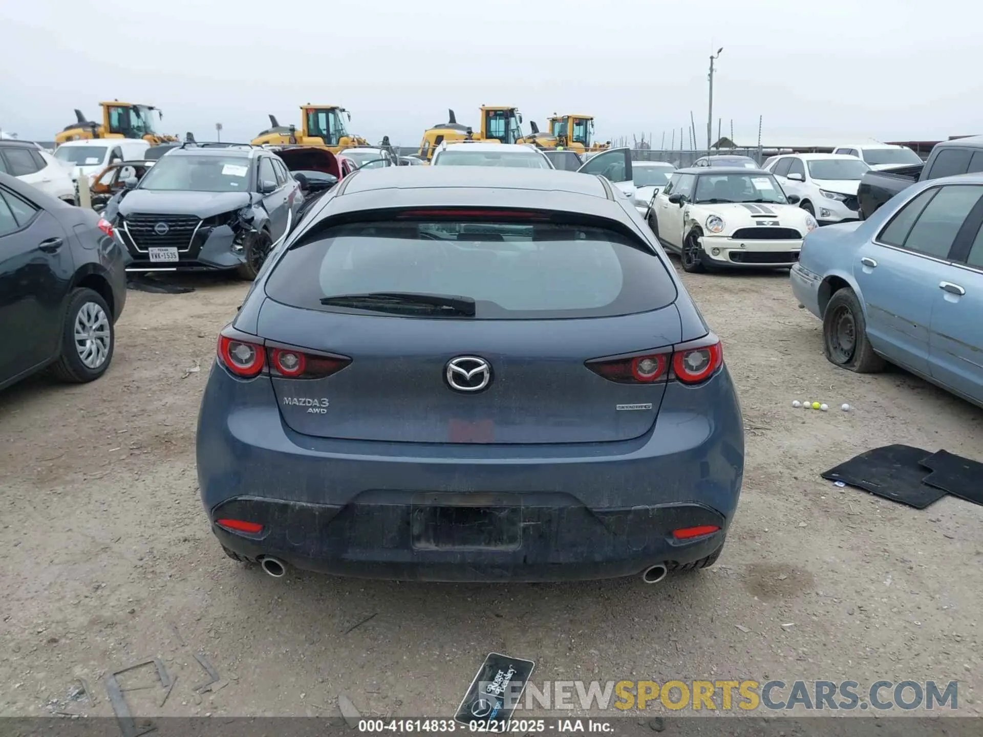 17 Photograph of a damaged car JM1BPBLM3P1607058 MAZDA MAZDA3 HATCHBACK 2023