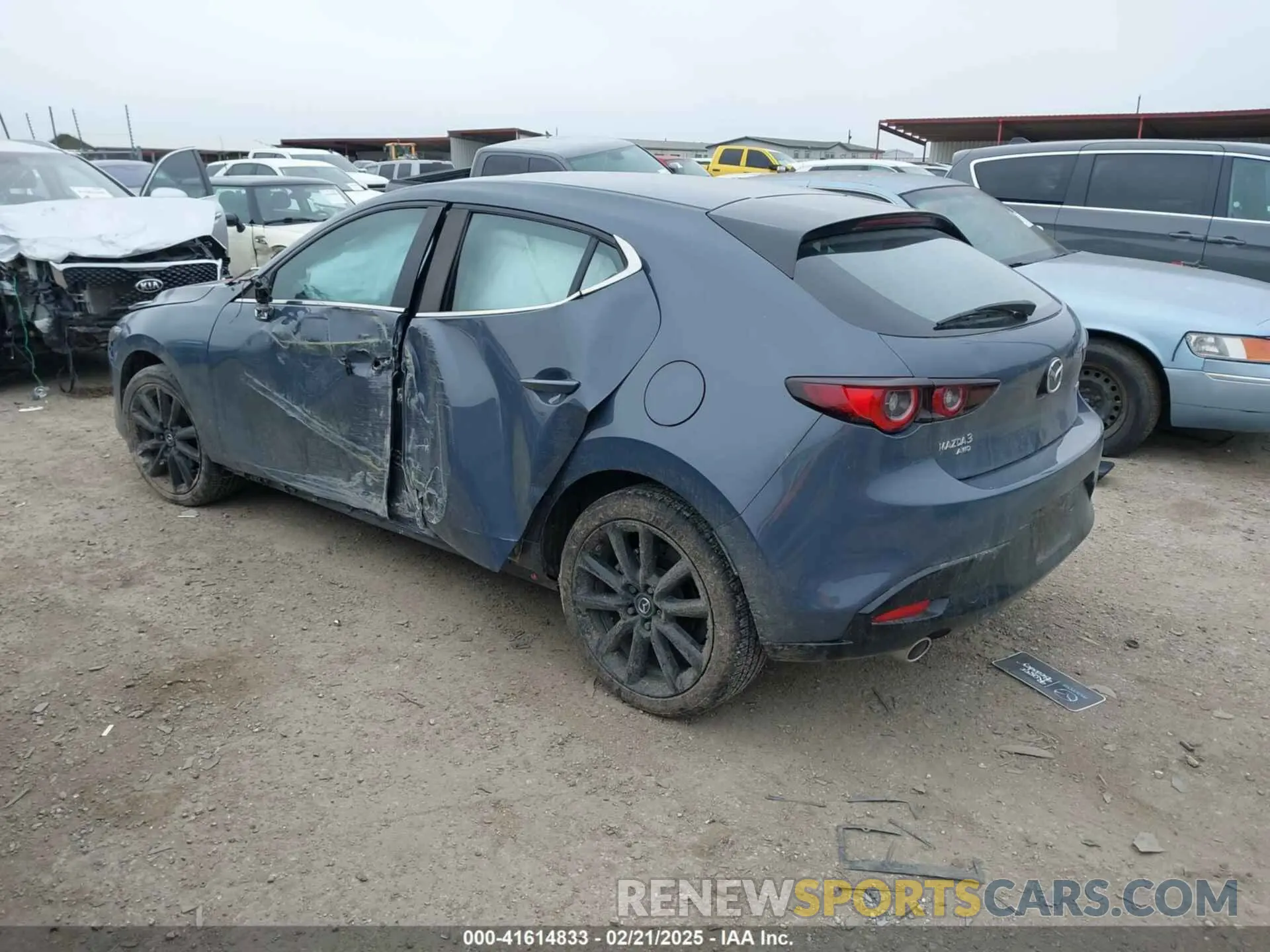 3 Photograph of a damaged car JM1BPBLM3P1607058 MAZDA MAZDA3 HATCHBACK 2023