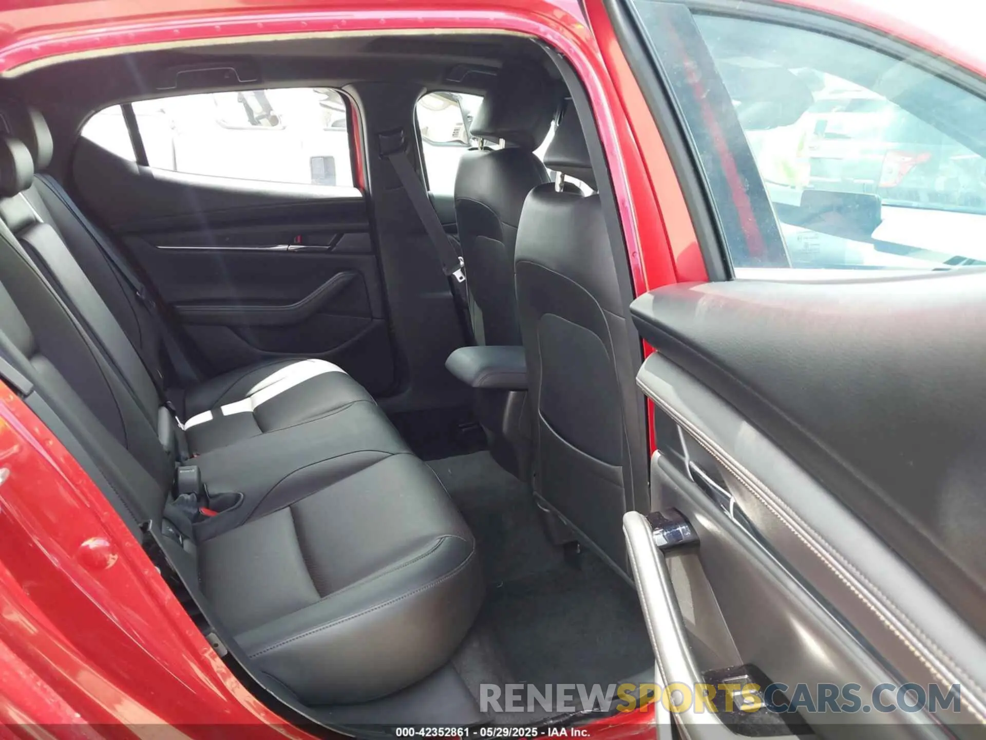 8 Photograph of a damaged car JM1BPBNY2R1653094 MAZDA MAZDA3 HATCHBACK 2024