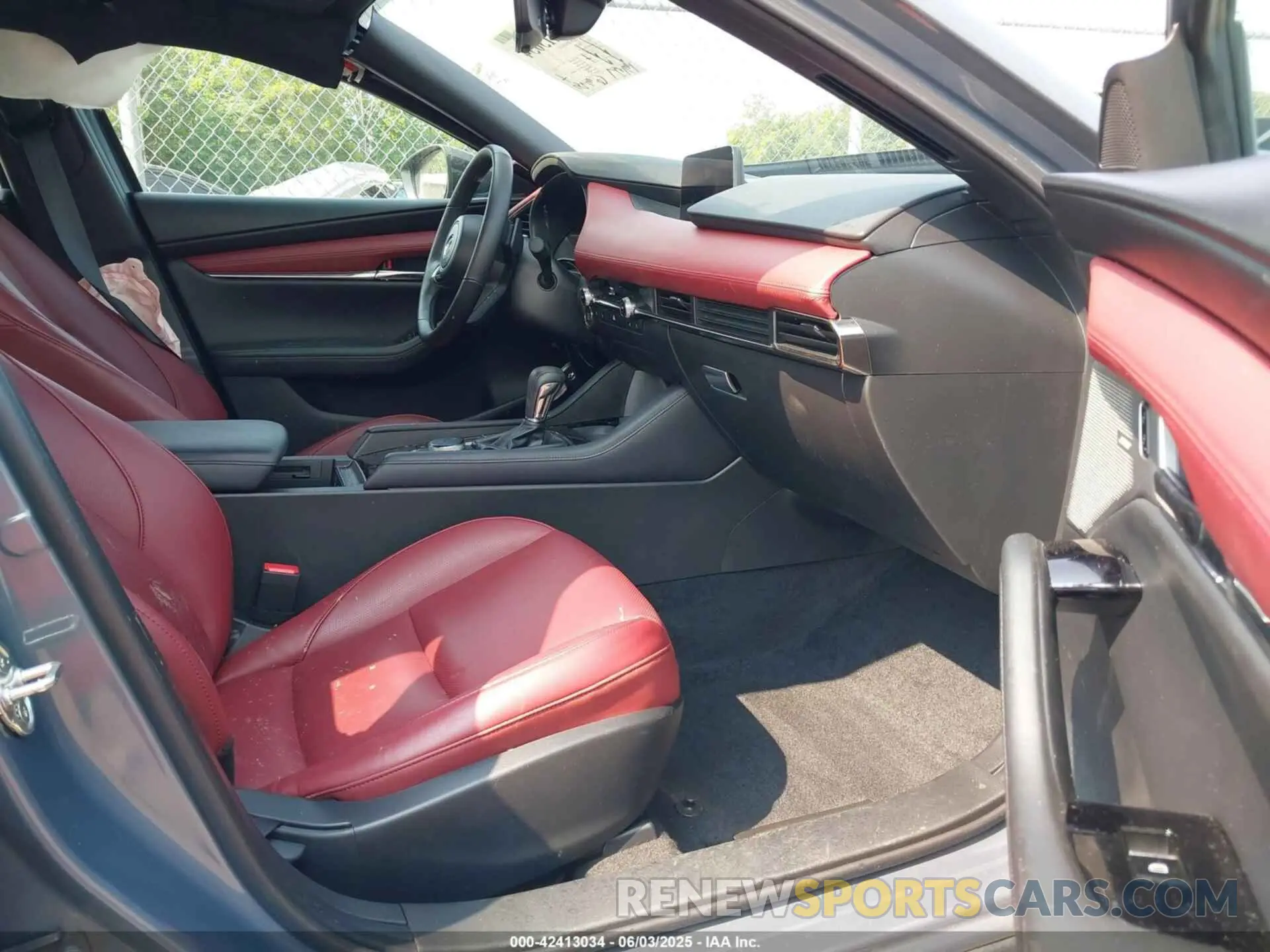 5 Photograph of a damaged car JM1BPBNY2R1709258 MAZDA MAZDA3 HATCHBACK 2024