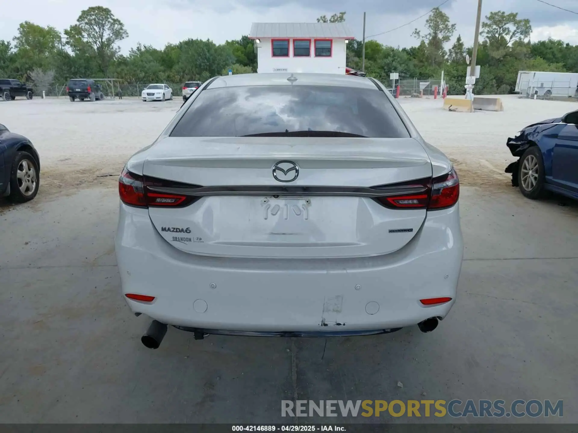 15 Photograph of a damaged car JM1GL1XY4K1506001 MAZDA MAZDA6 2019
