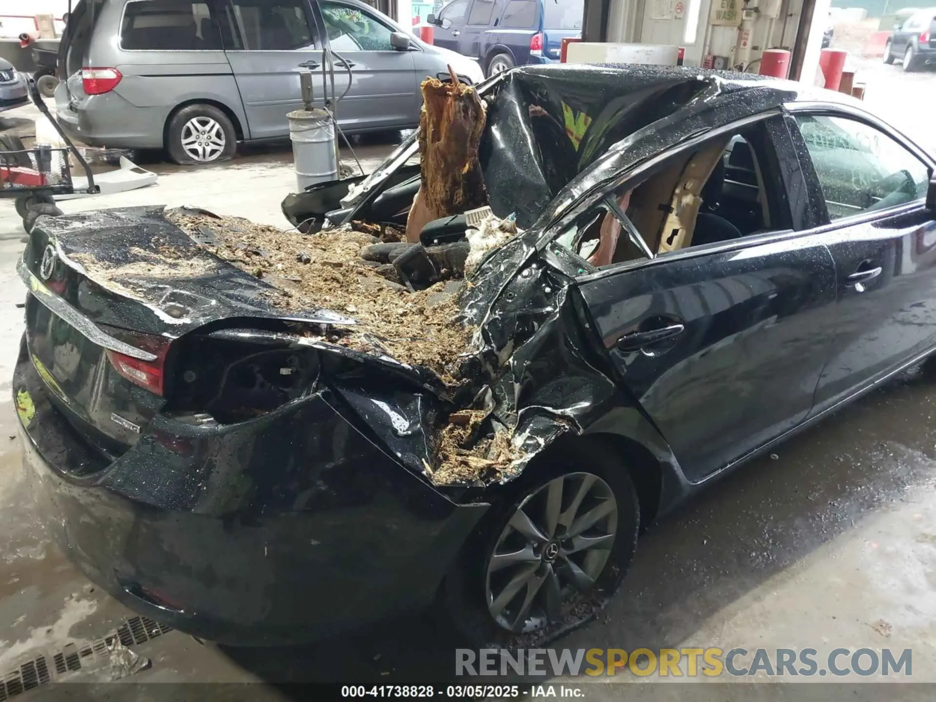 18 Photograph of a damaged car JM1GL1UM9M1613243 MAZDA MAZDA6 2021