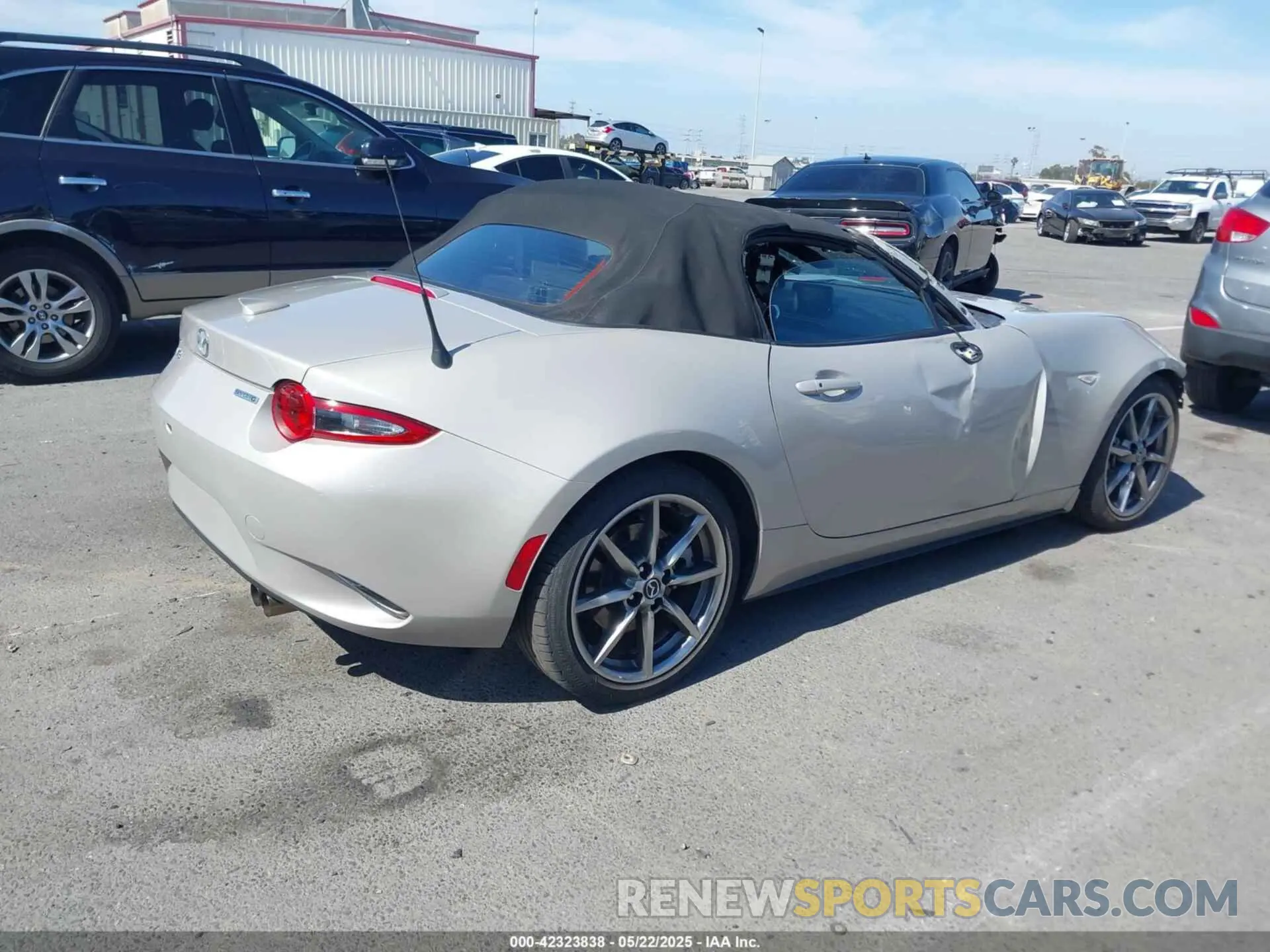 4 Photograph of a damaged car JM1NDAD74N0505814 MAZDA MX-5 MIATA 2022