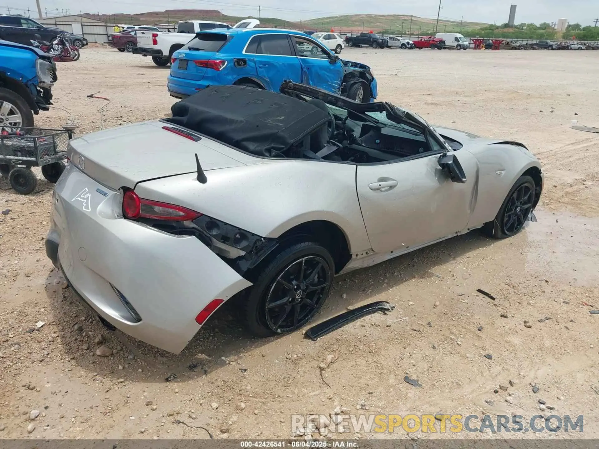 4 Photograph of a damaged car JM1NDAB77P0551899 MAZDA MX-5 MIATA 2023