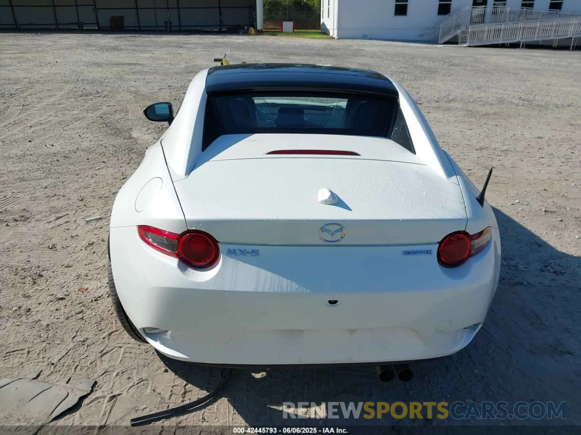 16 Photograph of a damaged car JM1NDAM70L0411832 MAZDA MX-5 MIATA RF 2020