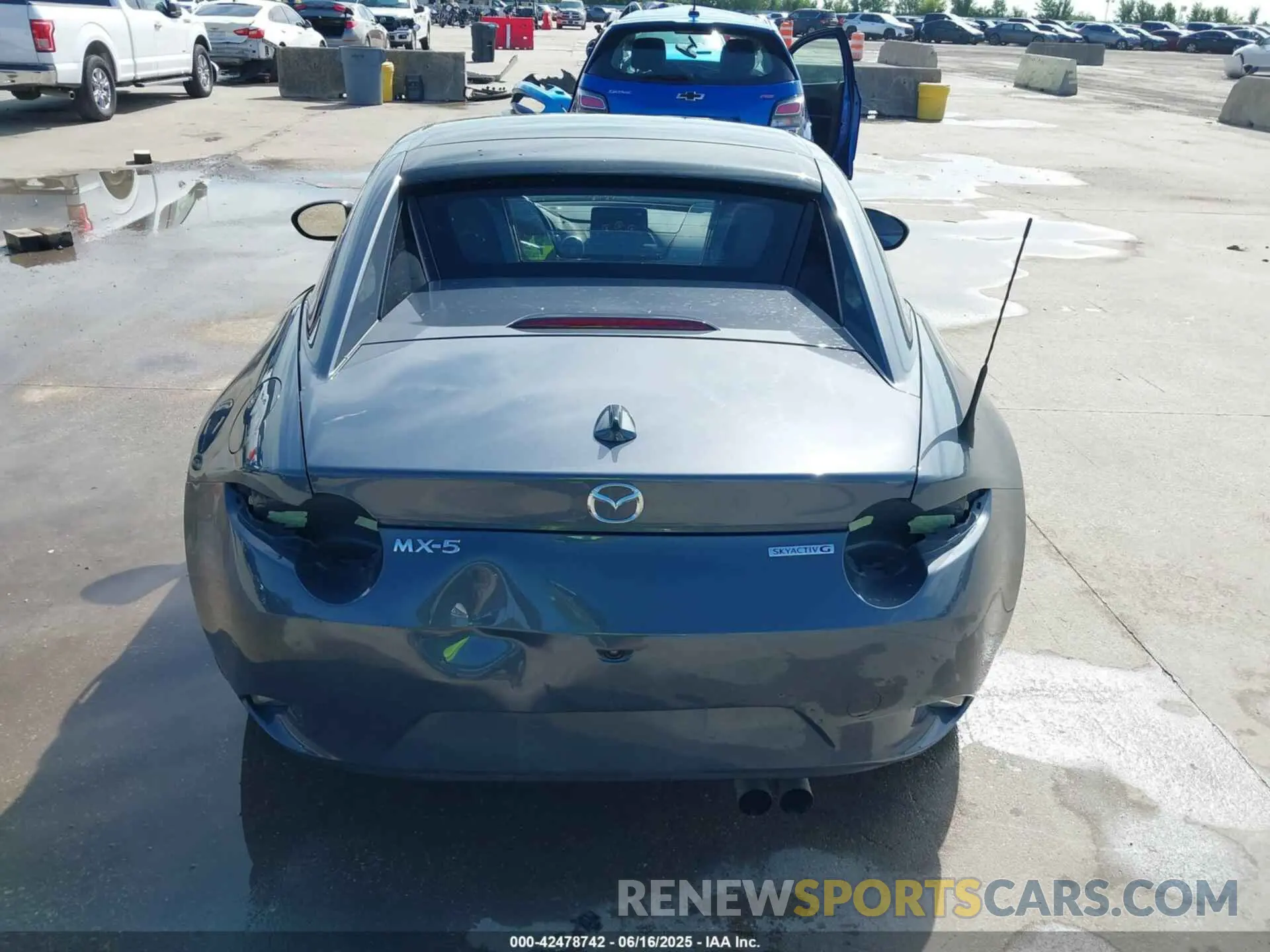 17 Photograph of a damaged car JM1NDAM75L0418243 MAZDA MX-5 MIATA RF 2020