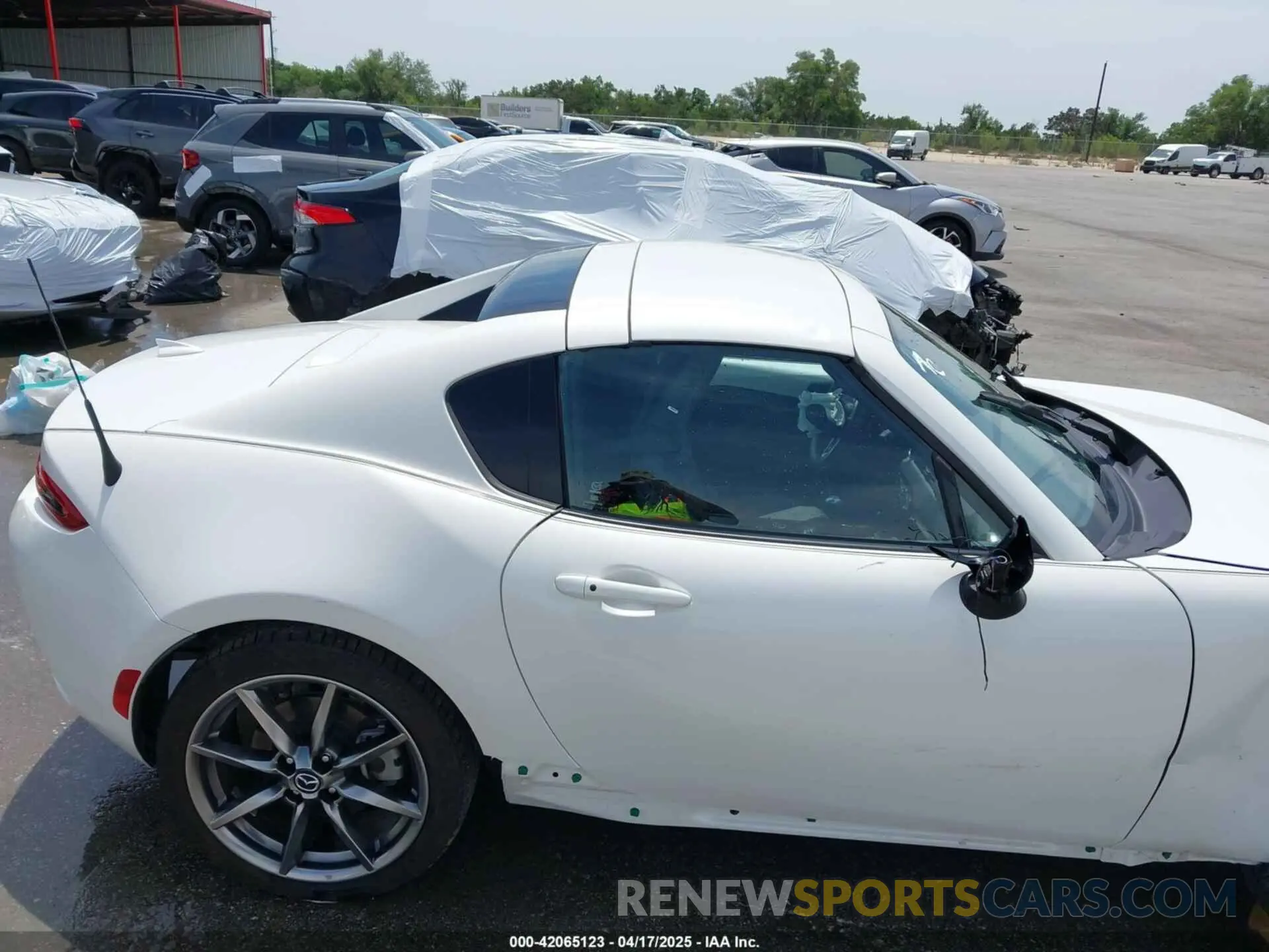 17 Photograph of a damaged car JM1NDAM71P0560062 MAZDA MX-5 MIATA RF 2023