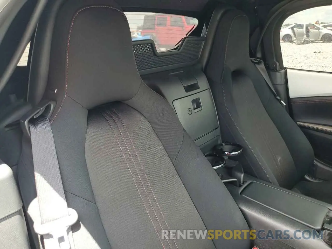 10 Photograph of a damaged car JM1NDAC73K0304418 MAZDA MX5 2019