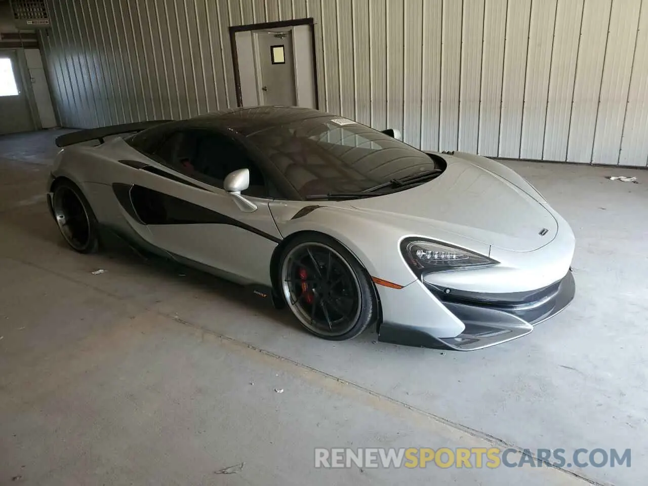 4 Photograph of a damaged car SBM13SAAXLW008565 MCLAREN AUTOMOTIVE 600LT 2020