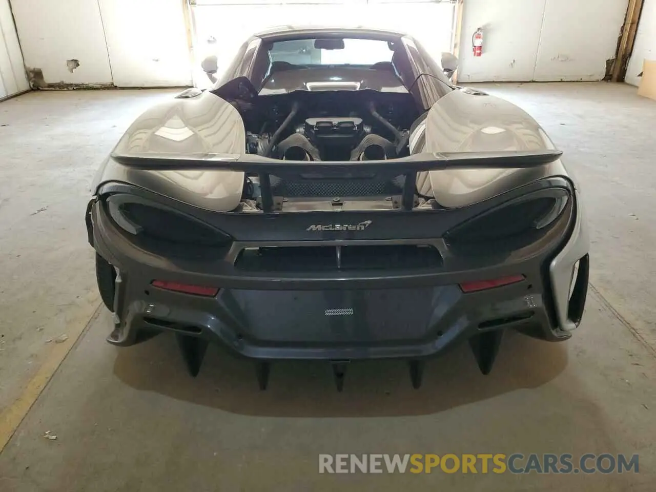 6 Photograph of a damaged car SBM13SAAXLW008565 MCLAREN AUTOMOTIVE 600LT 2020