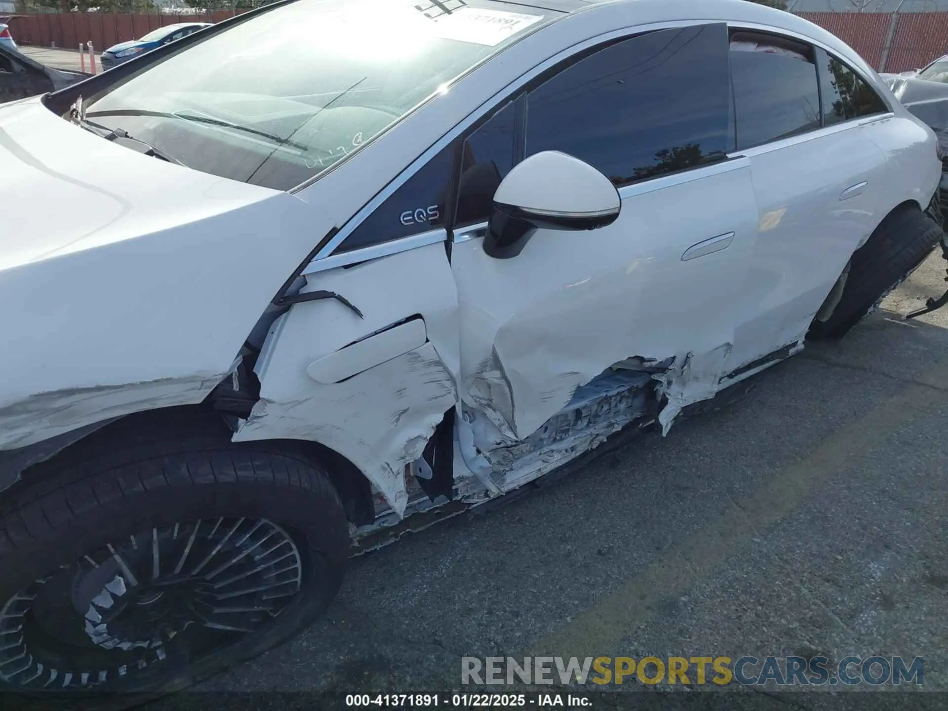 18 Photograph of a damaged car W1KCG2DB8RA048312 MERCEDES-BENZ 450 2024