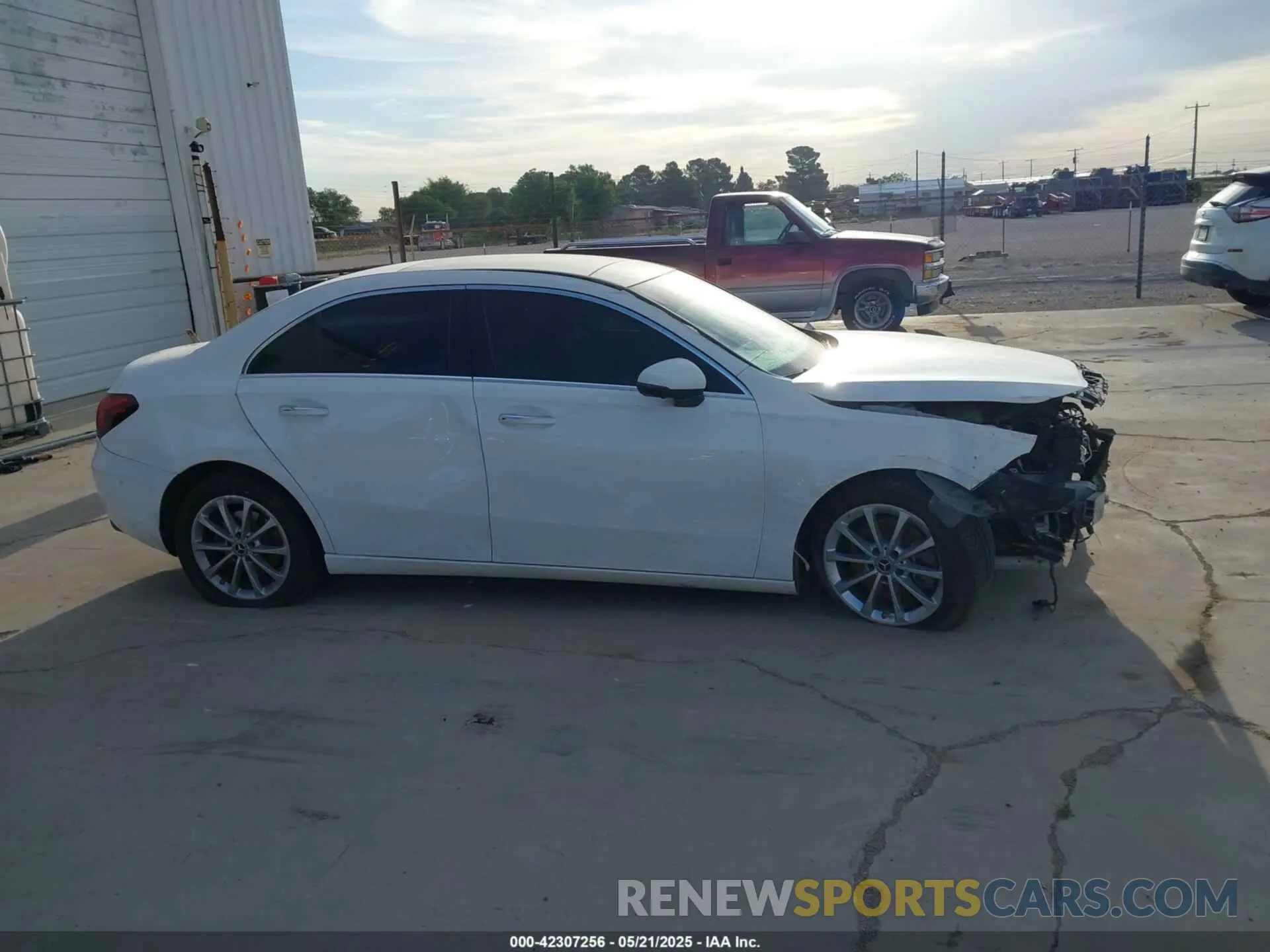12 Photograph of a damaged car WDD3G4EB0KW029448 MERCEDES-BENZ A 220 2019