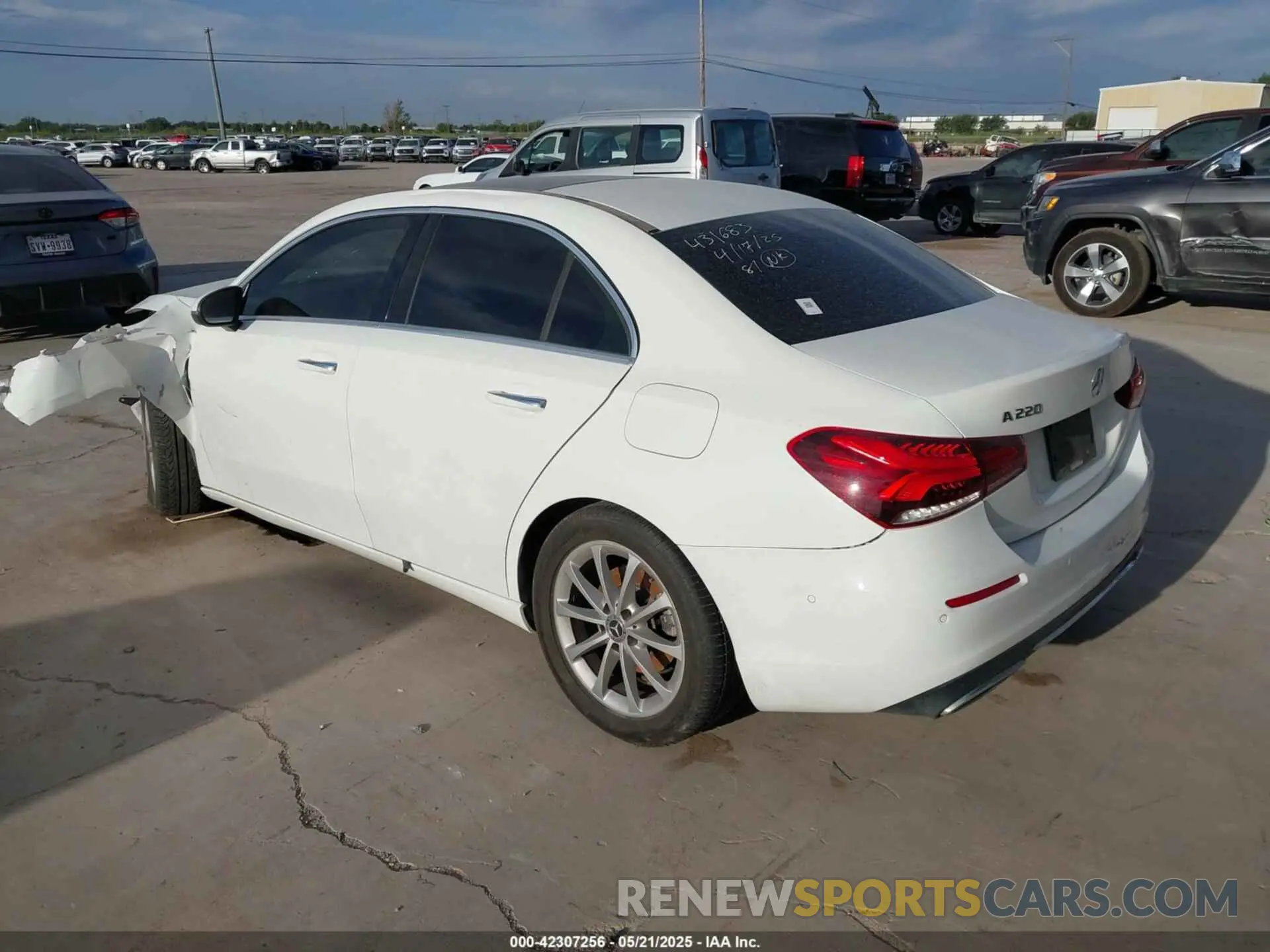 3 Photograph of a damaged car WDD3G4EB0KW029448 MERCEDES-BENZ A 220 2019