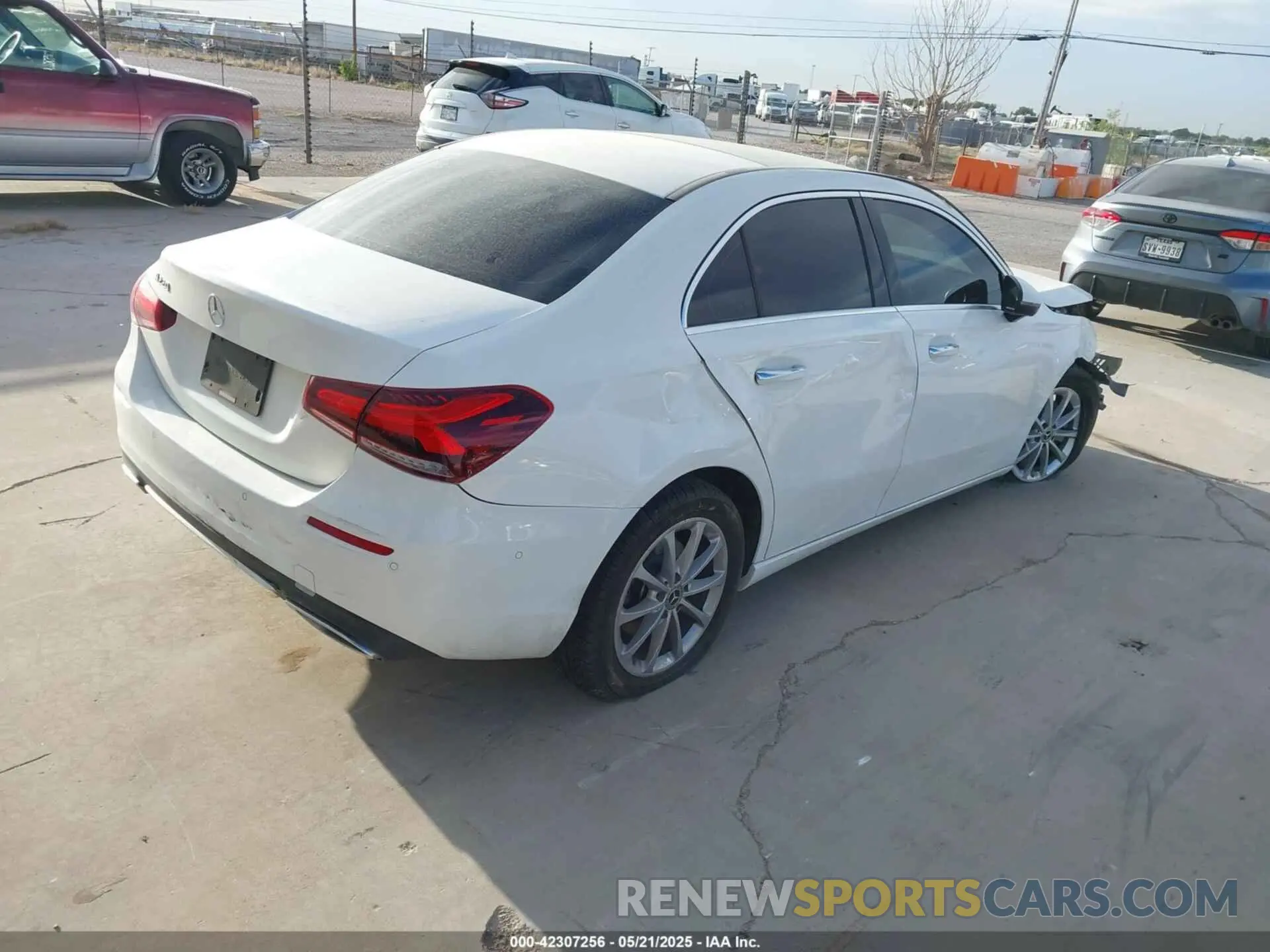 4 Photograph of a damaged car WDD3G4EB0KW029448 MERCEDES-BENZ A 220 2019