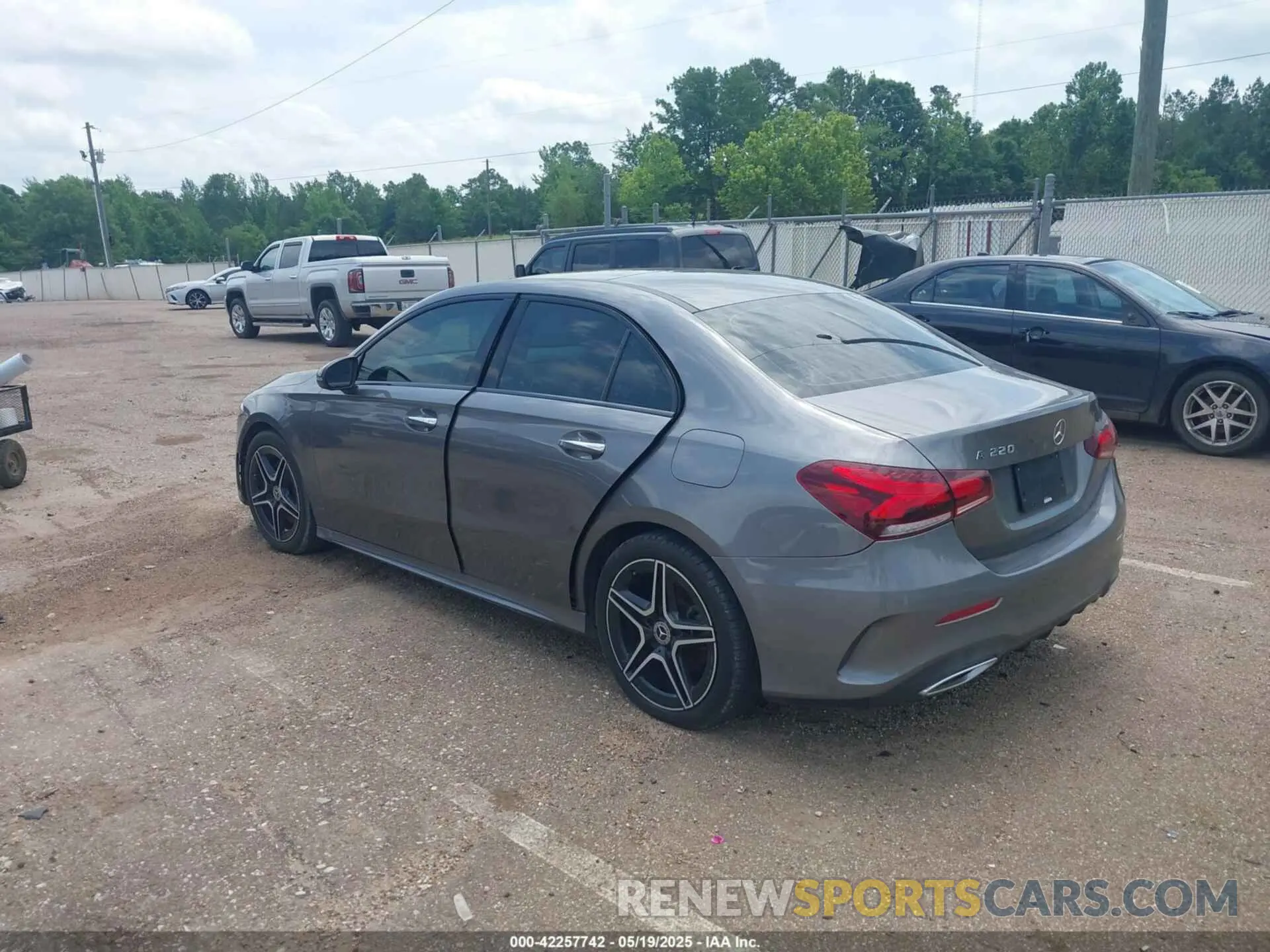 3 Photograph of a damaged car WDD3G4EB1KW002355 MERCEDES-BENZ A 220 2019