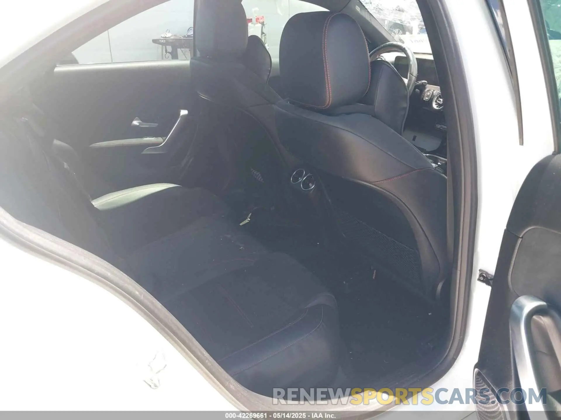 8 Photograph of a damaged car WDD3G4EB1KW012903 MERCEDES-BENZ A 220 2019