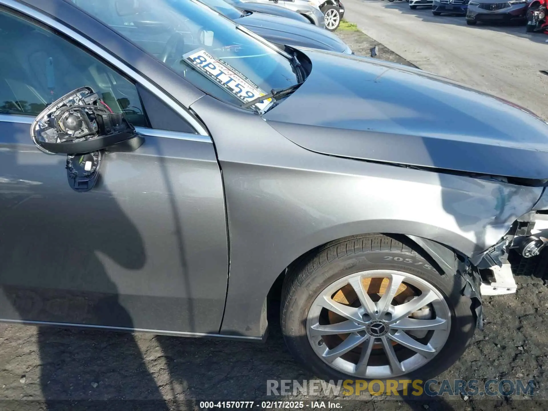 18 Photograph of a damaged car WDD3G4EB3KW025944 MERCEDES-BENZ A 220 2019