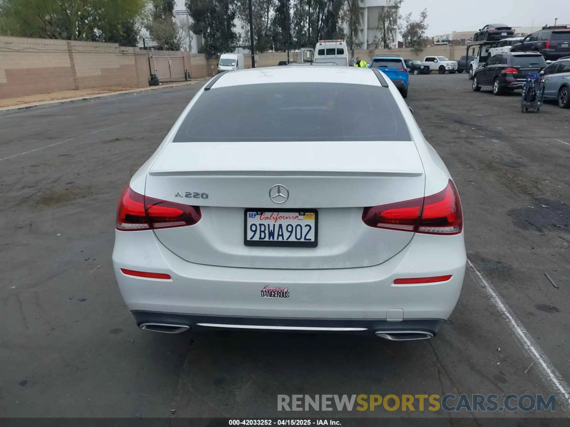 17 Photograph of a damaged car WDD3G4EB3KW027838 MERCEDES-BENZ A 220 2019