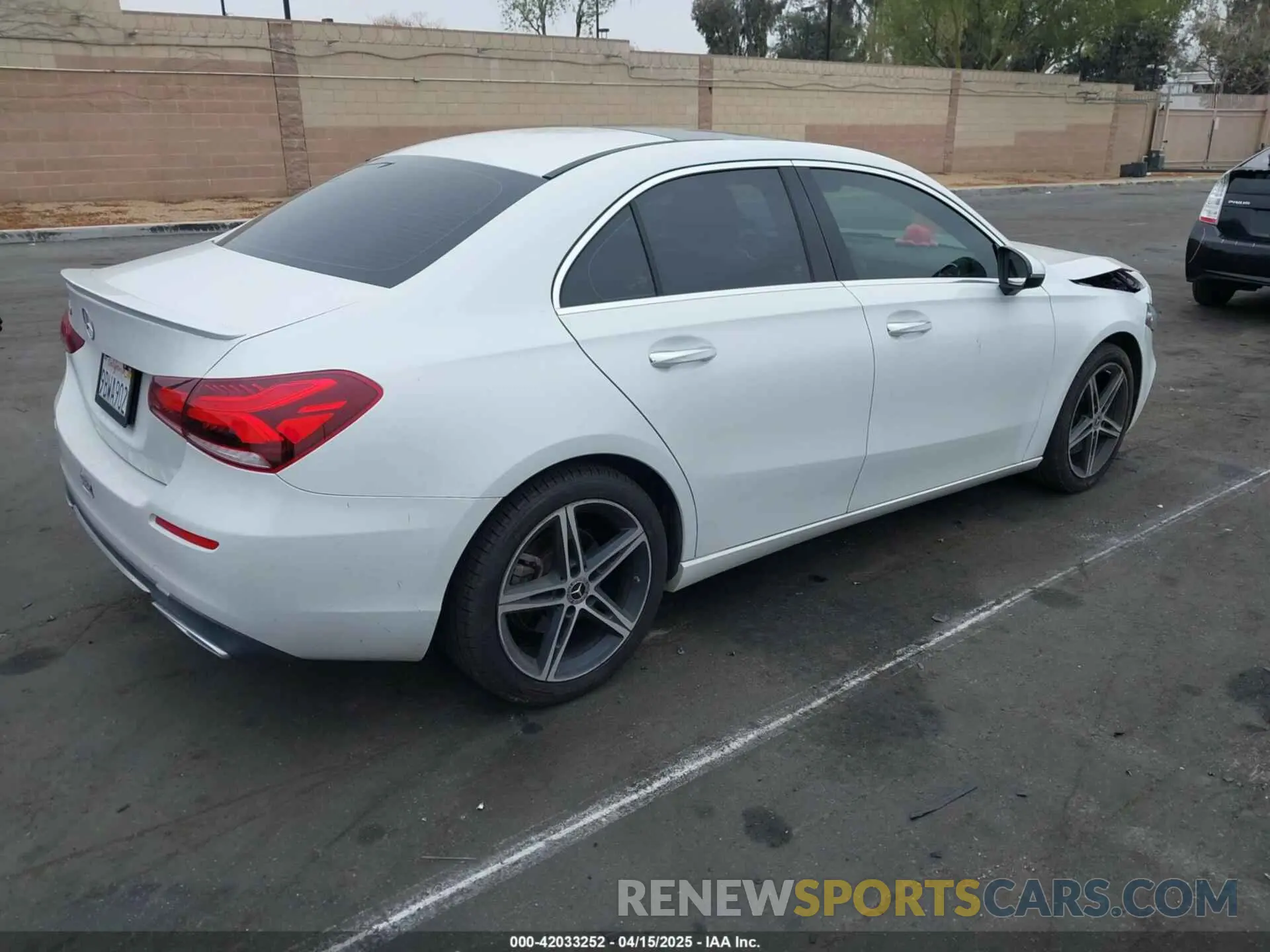 4 Photograph of a damaged car WDD3G4EB3KW027838 MERCEDES-BENZ A 220 2019