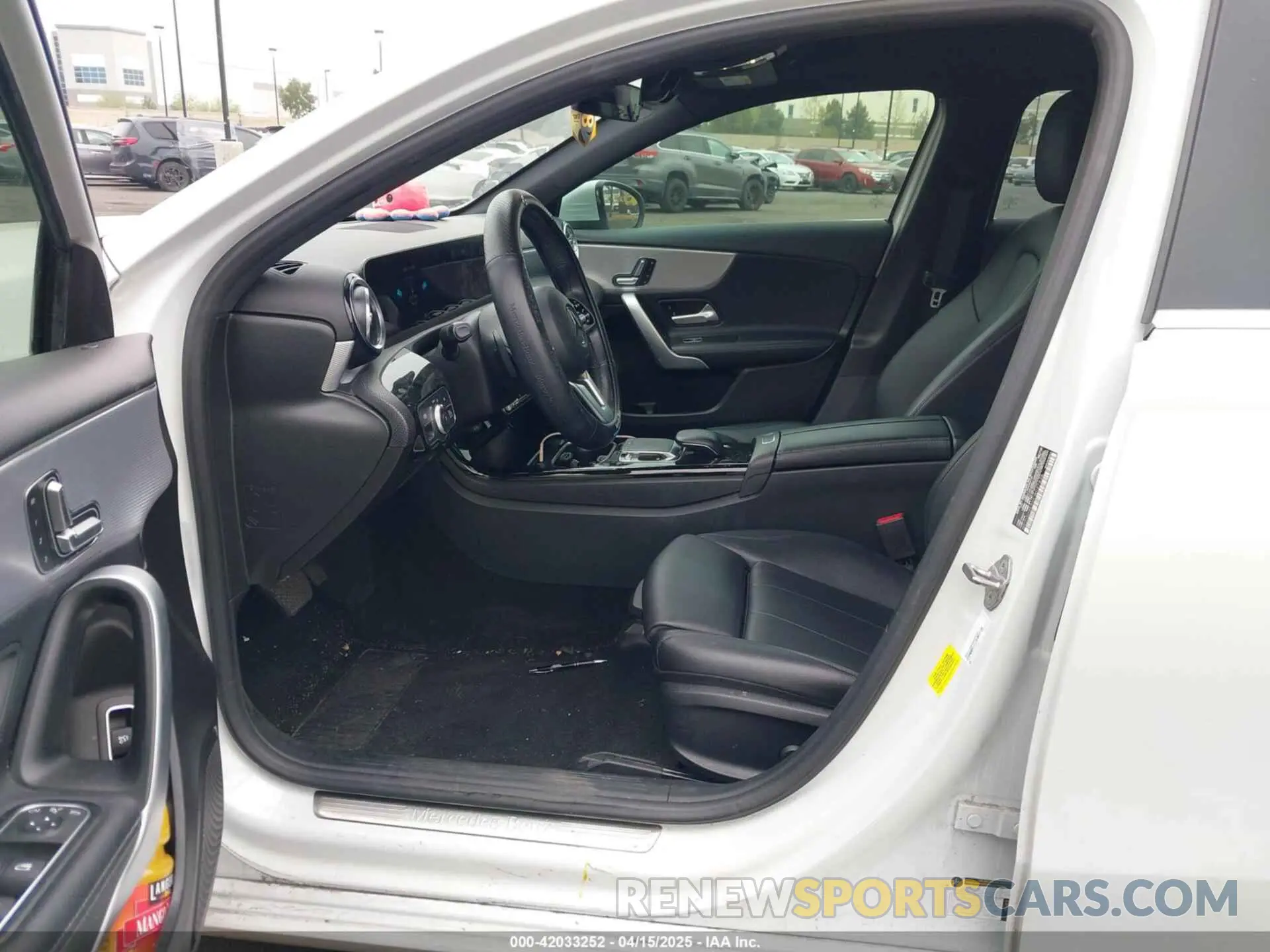 5 Photograph of a damaged car WDD3G4EB3KW027838 MERCEDES-BENZ A 220 2019