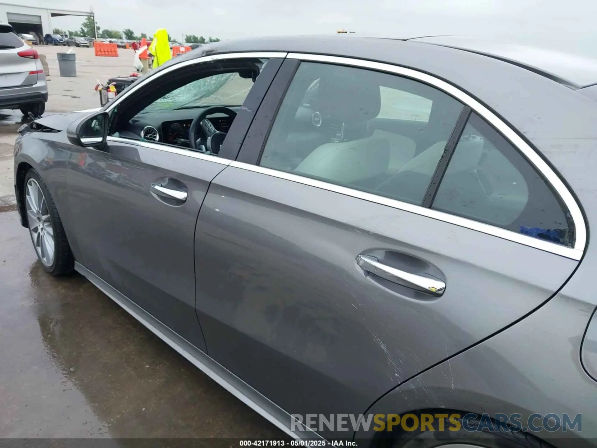 6 Photograph of a damaged car WDD3G4EB5KW018588 MERCEDES-BENZ A 220 2019