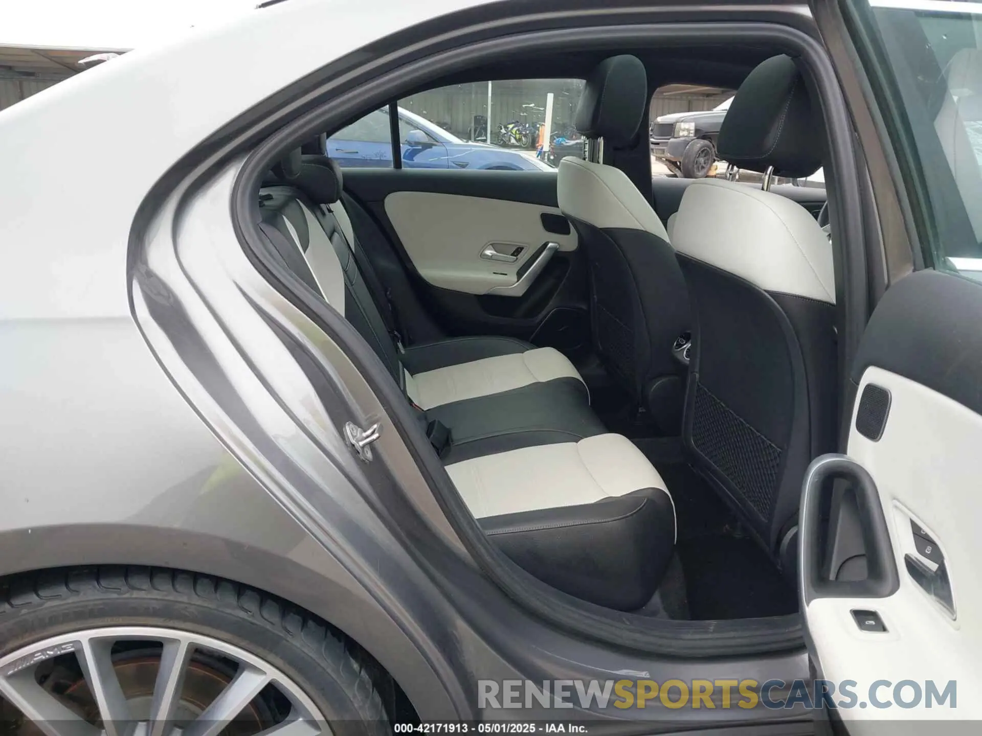 8 Photograph of a damaged car WDD3G4EB5KW018588 MERCEDES-BENZ A 220 2019