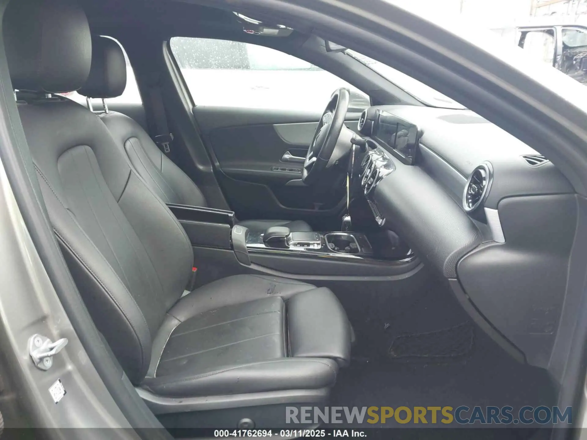5 Photograph of a damaged car WDD3G4EB5KW035178 MERCEDES-BENZ A 220 2019