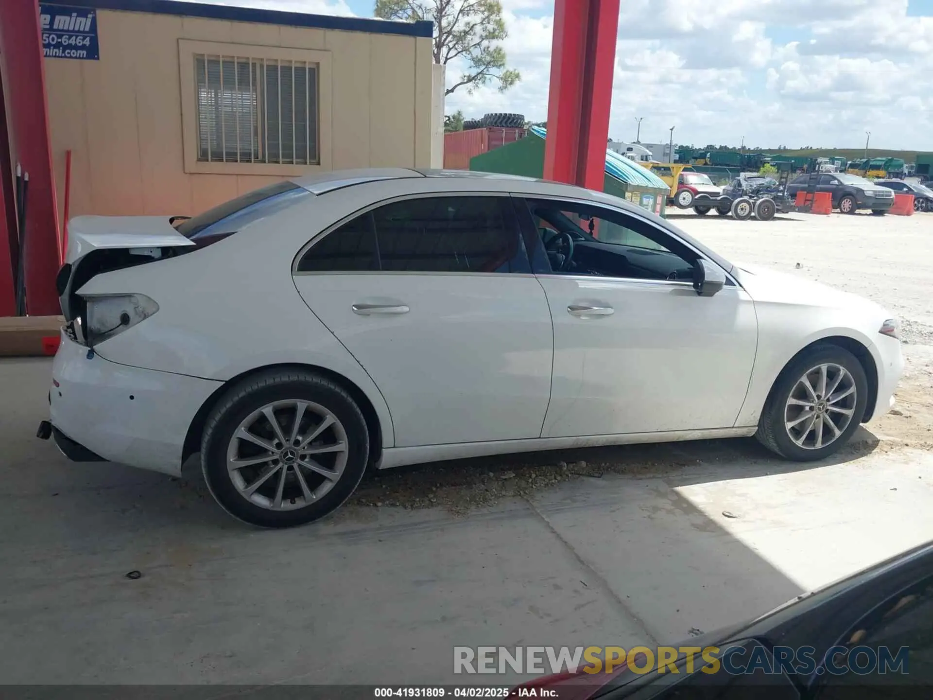 13 Photograph of a damaged car WDD3G4EB6KW024318 MERCEDES-BENZ A 220 2019