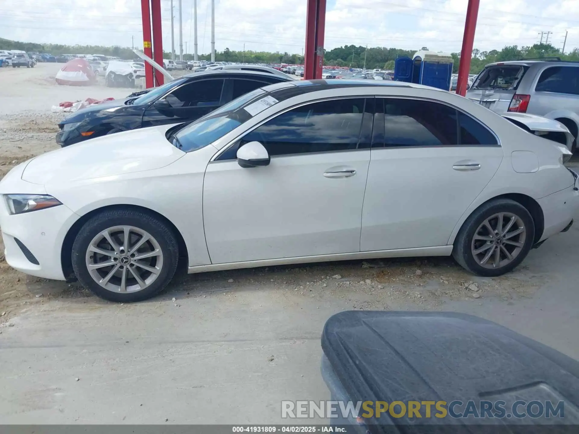 14 Photograph of a damaged car WDD3G4EB6KW024318 MERCEDES-BENZ A 220 2019