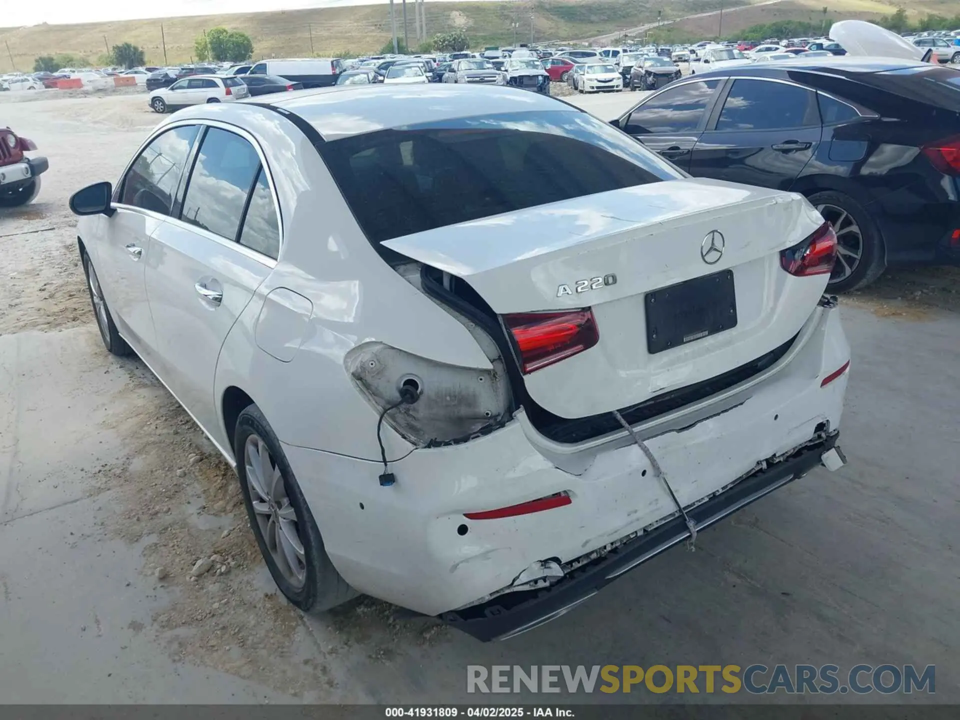3 Photograph of a damaged car WDD3G4EB6KW024318 MERCEDES-BENZ A 220 2019