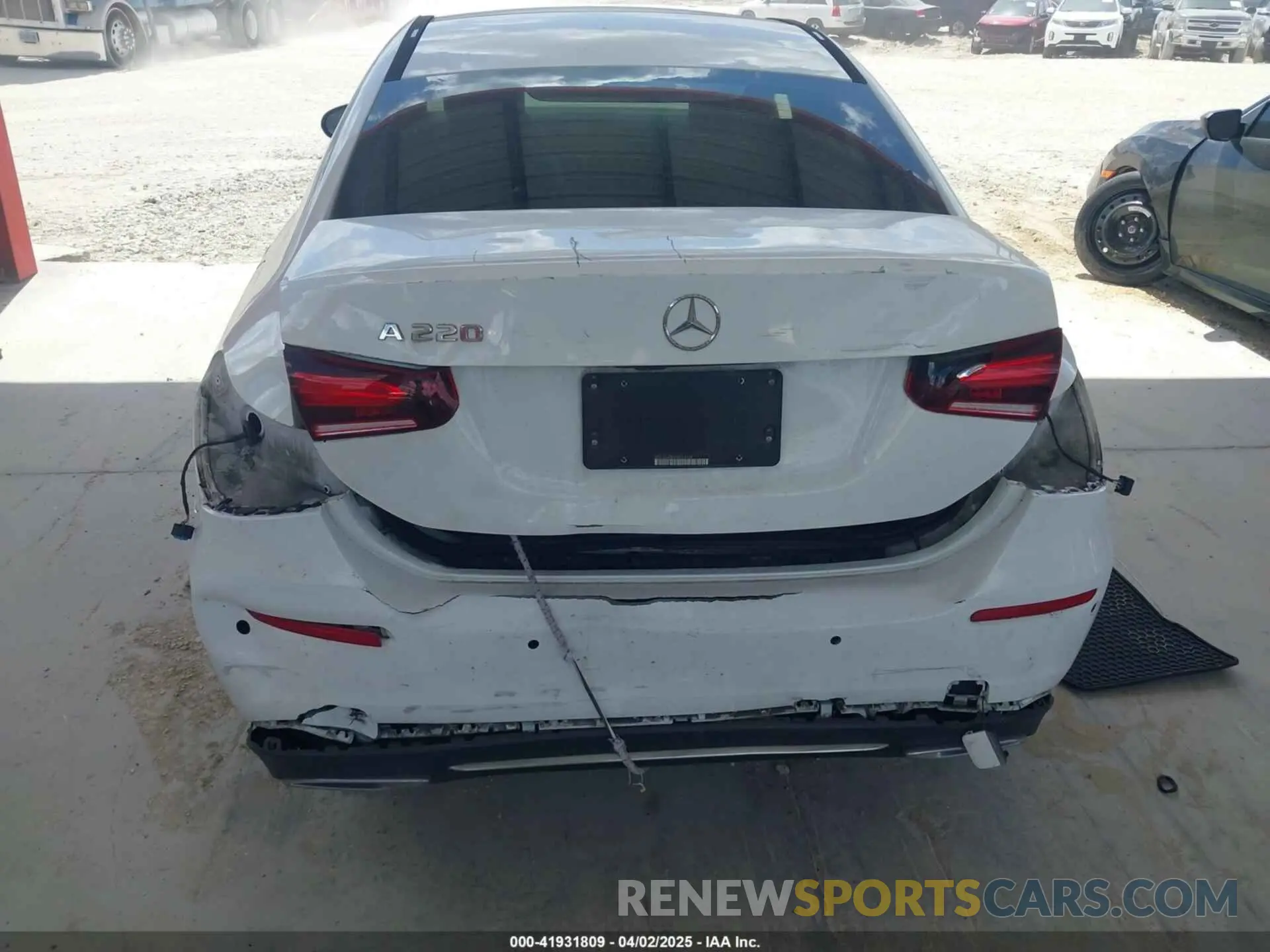 6 Photograph of a damaged car WDD3G4EB6KW024318 MERCEDES-BENZ A 220 2019