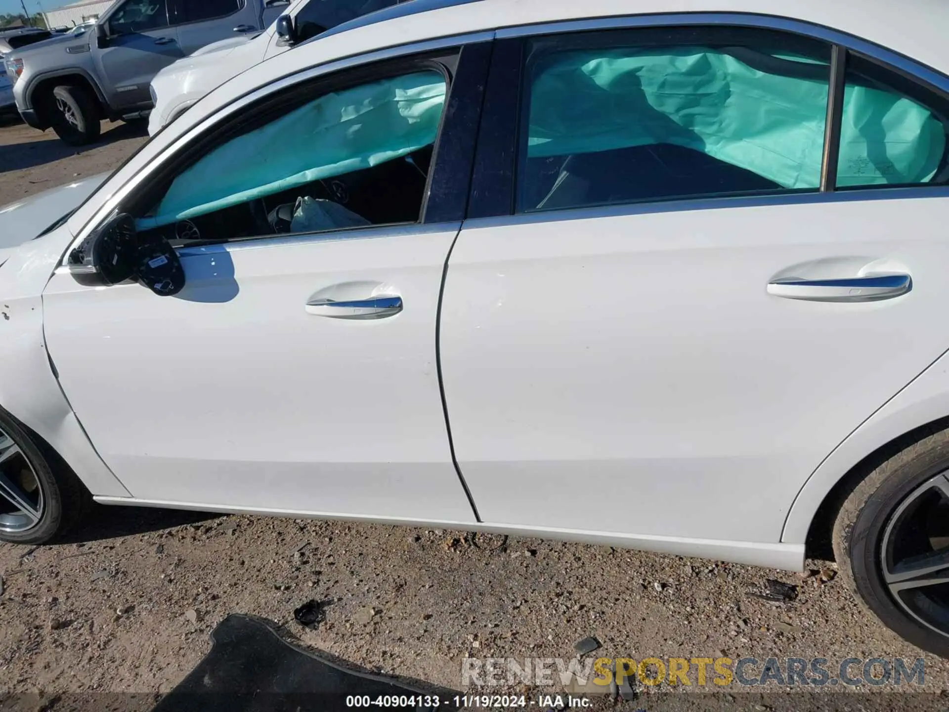 14 Photograph of a damaged car WDD3G4EB7KW000514 MERCEDES-BENZ A 220 2019