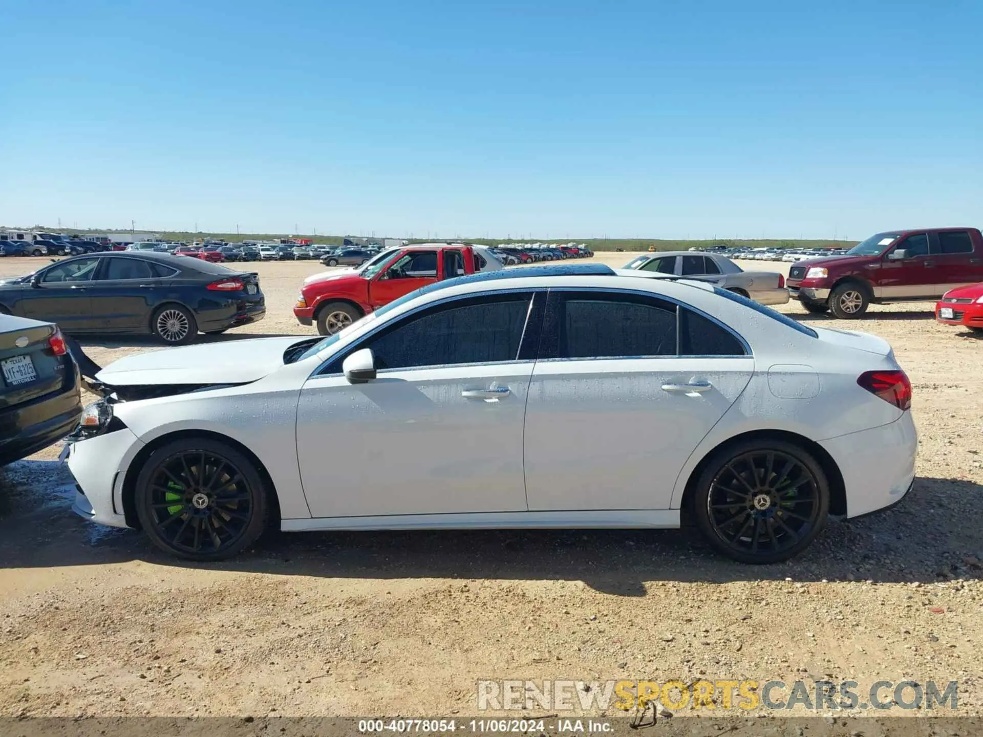 14 Photograph of a damaged car WDD3G4EB9KW021039 MERCEDES-BENZ A 220 2019