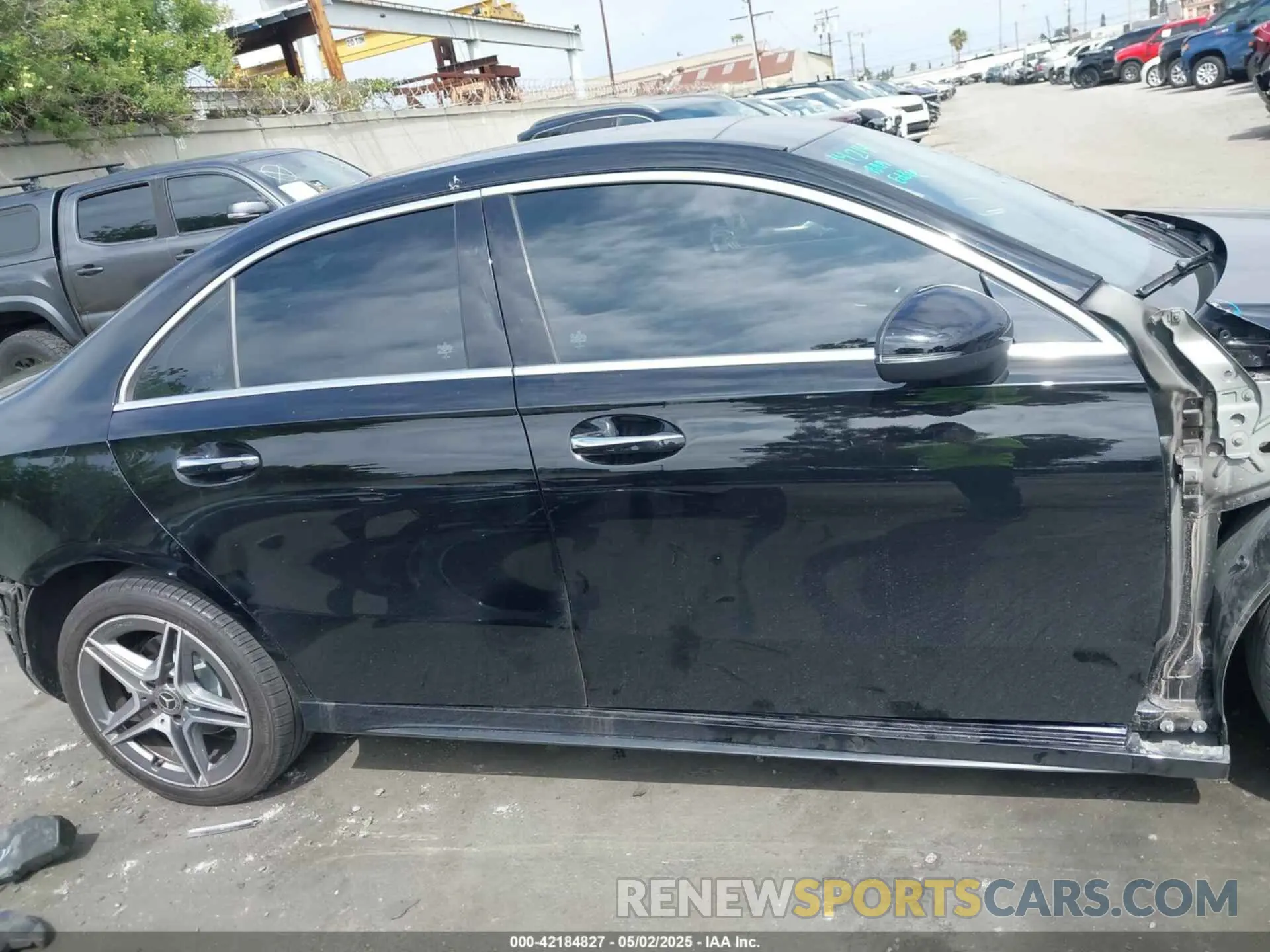 14 Photograph of a damaged car WDD3G4EB9KW032946 MERCEDES-BENZ A 220 2019