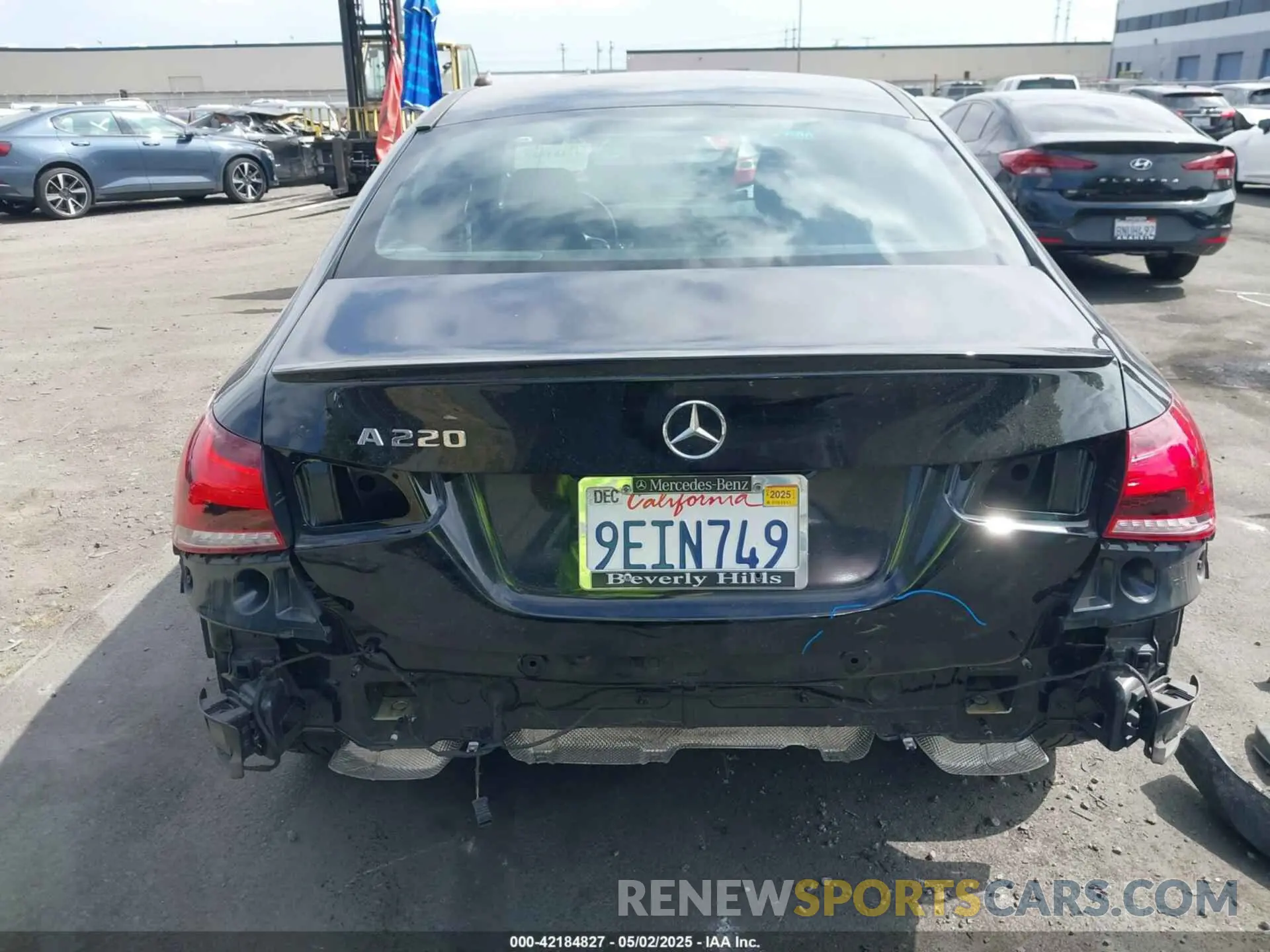 17 Photograph of a damaged car WDD3G4EB9KW032946 MERCEDES-BENZ A 220 2019