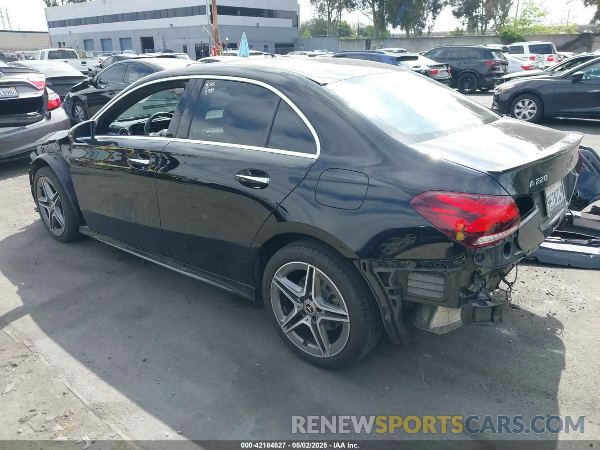 3 Photograph of a damaged car WDD3G4EB9KW032946 MERCEDES-BENZ A 220 2019