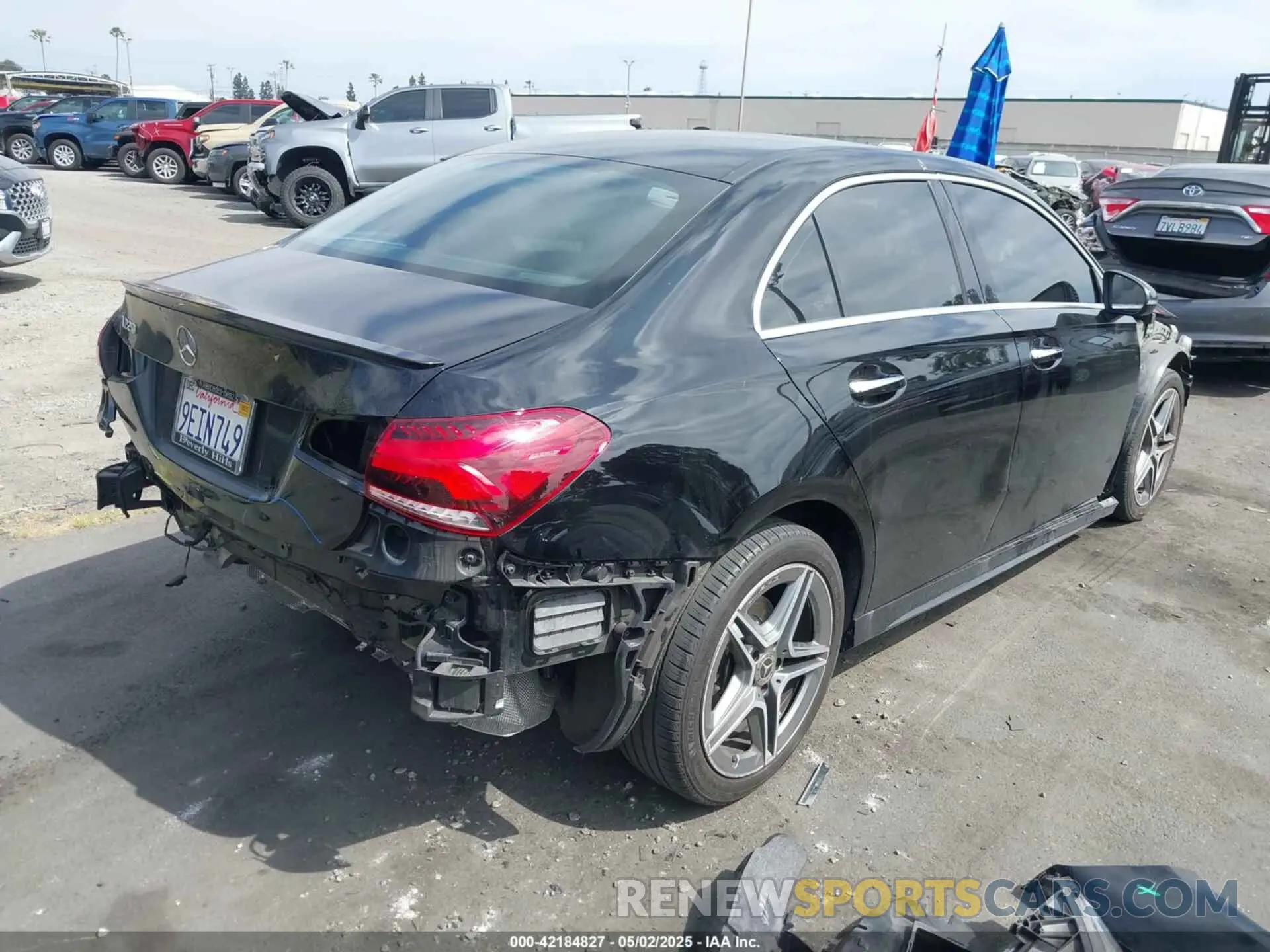 4 Photograph of a damaged car WDD3G4EB9KW032946 MERCEDES-BENZ A 220 2019