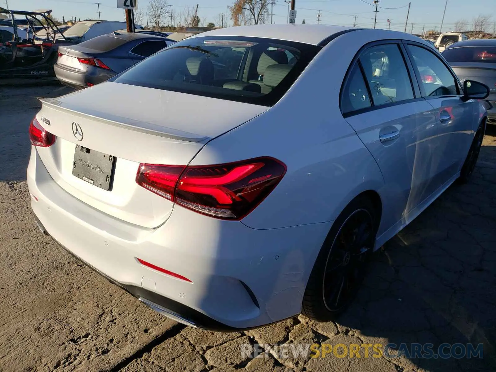 4 Photograph of a damaged car WDD3G4EBXKW027593 MERCEDES-BENZ A 220 2019