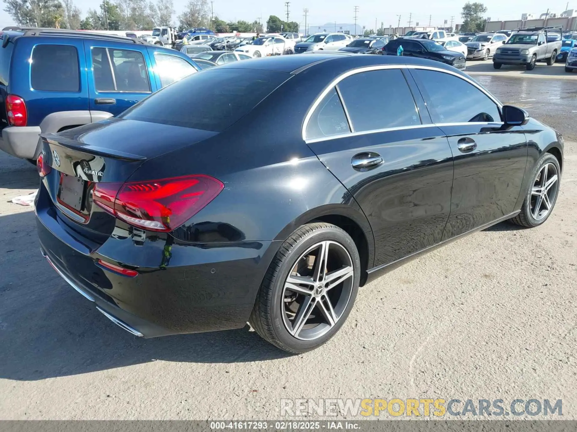 4 Photograph of a damaged car WDD3G4FB0KW007268 MERCEDES-BENZ A 220 2019