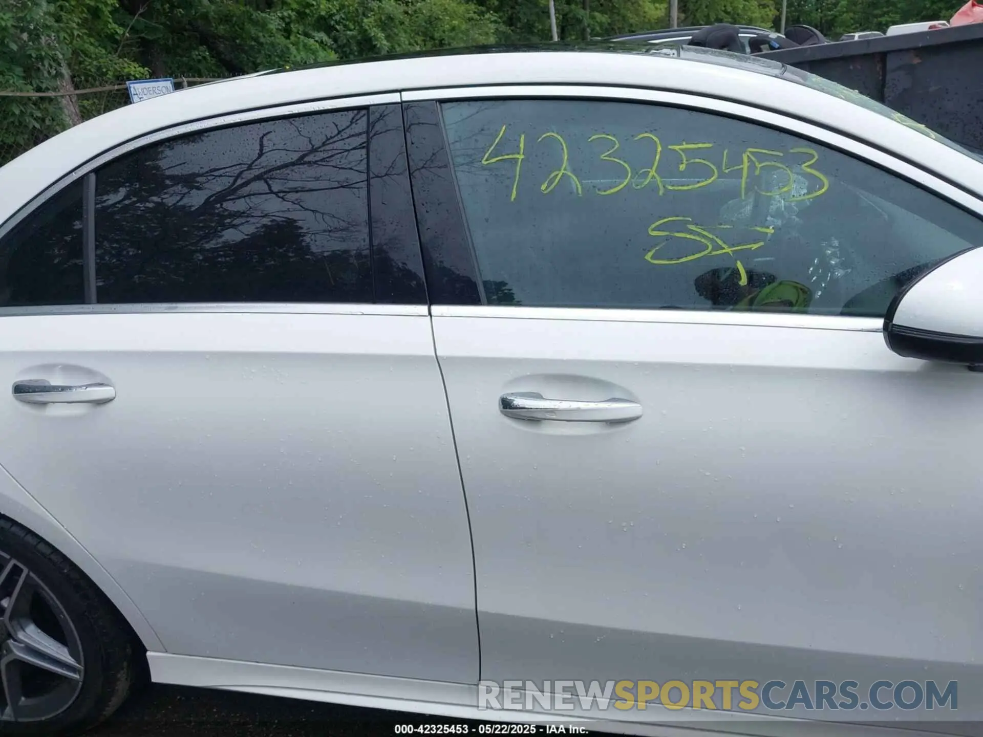 13 Photograph of a damaged car WDD3G4FB1KW028940 MERCEDES-BENZ A 220 2019