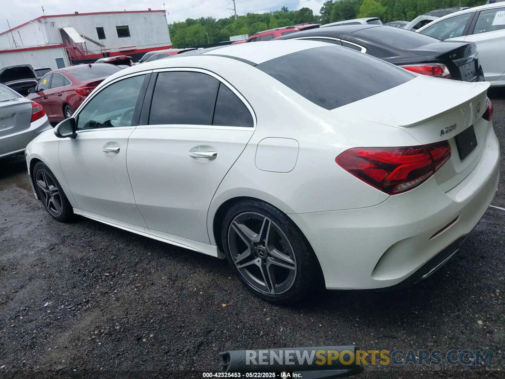 3 Photograph of a damaged car WDD3G4FB1KW028940 MERCEDES-BENZ A 220 2019