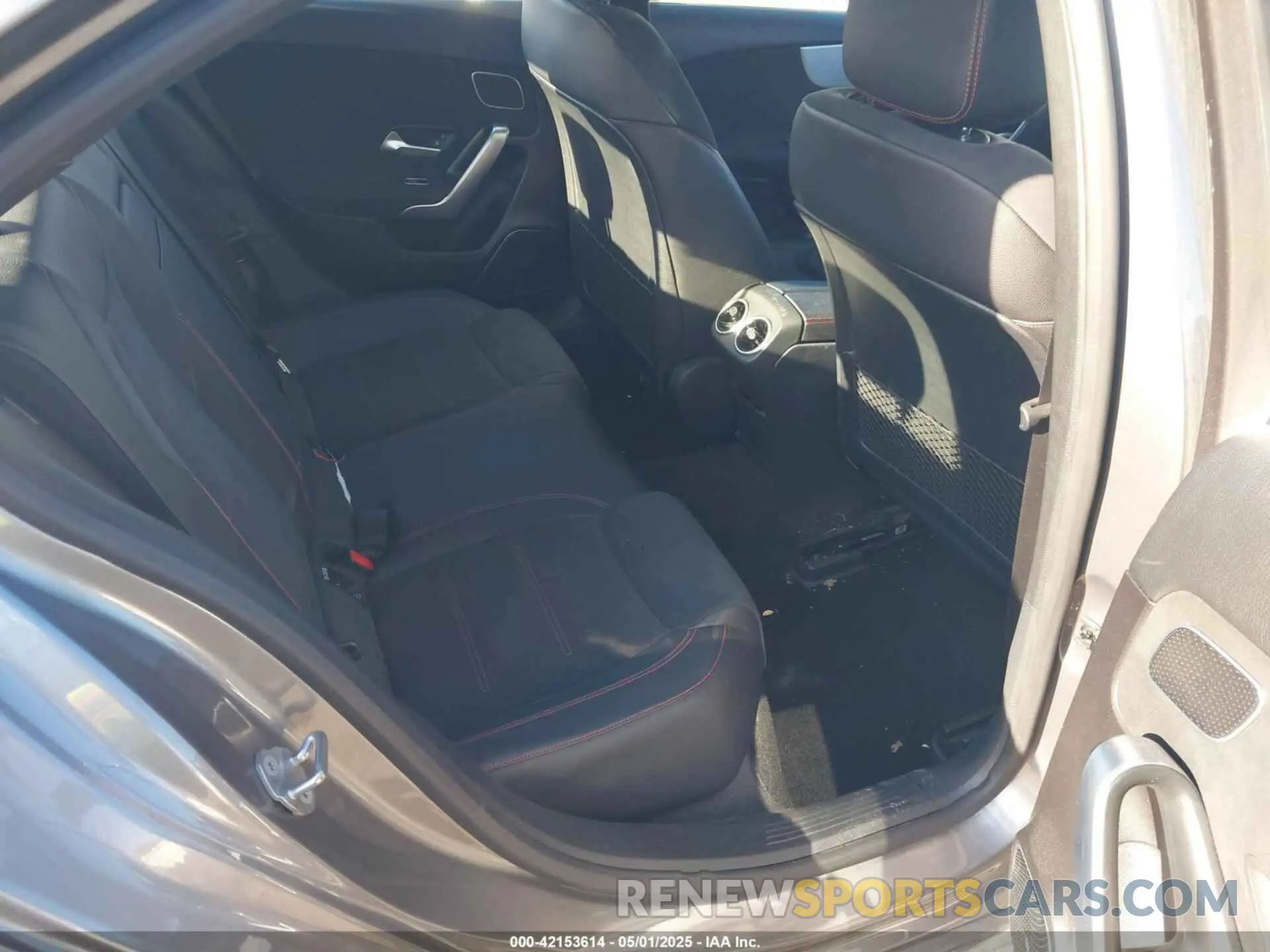 8 Photograph of a damaged car WDD3G4FB4KW001165 MERCEDES-BENZ A 220 2019