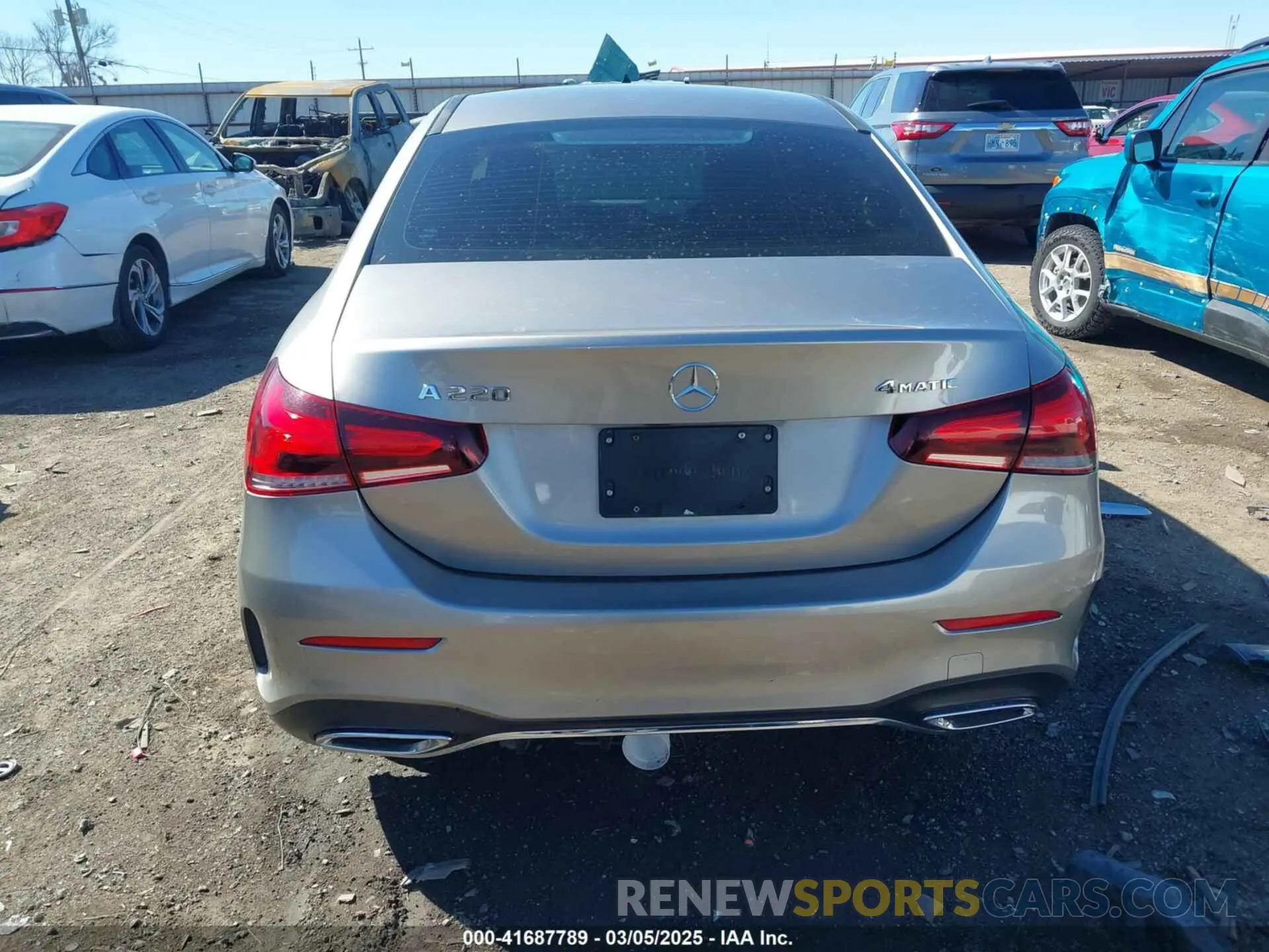 17 Photograph of a damaged car WDD3G4FB5KW005368 MERCEDES-BENZ A 220 2019