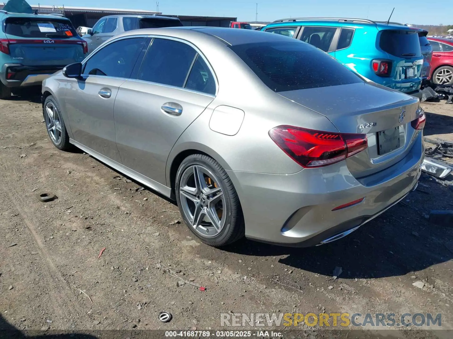 3 Photograph of a damaged car WDD3G4FB5KW005368 MERCEDES-BENZ A 220 2019