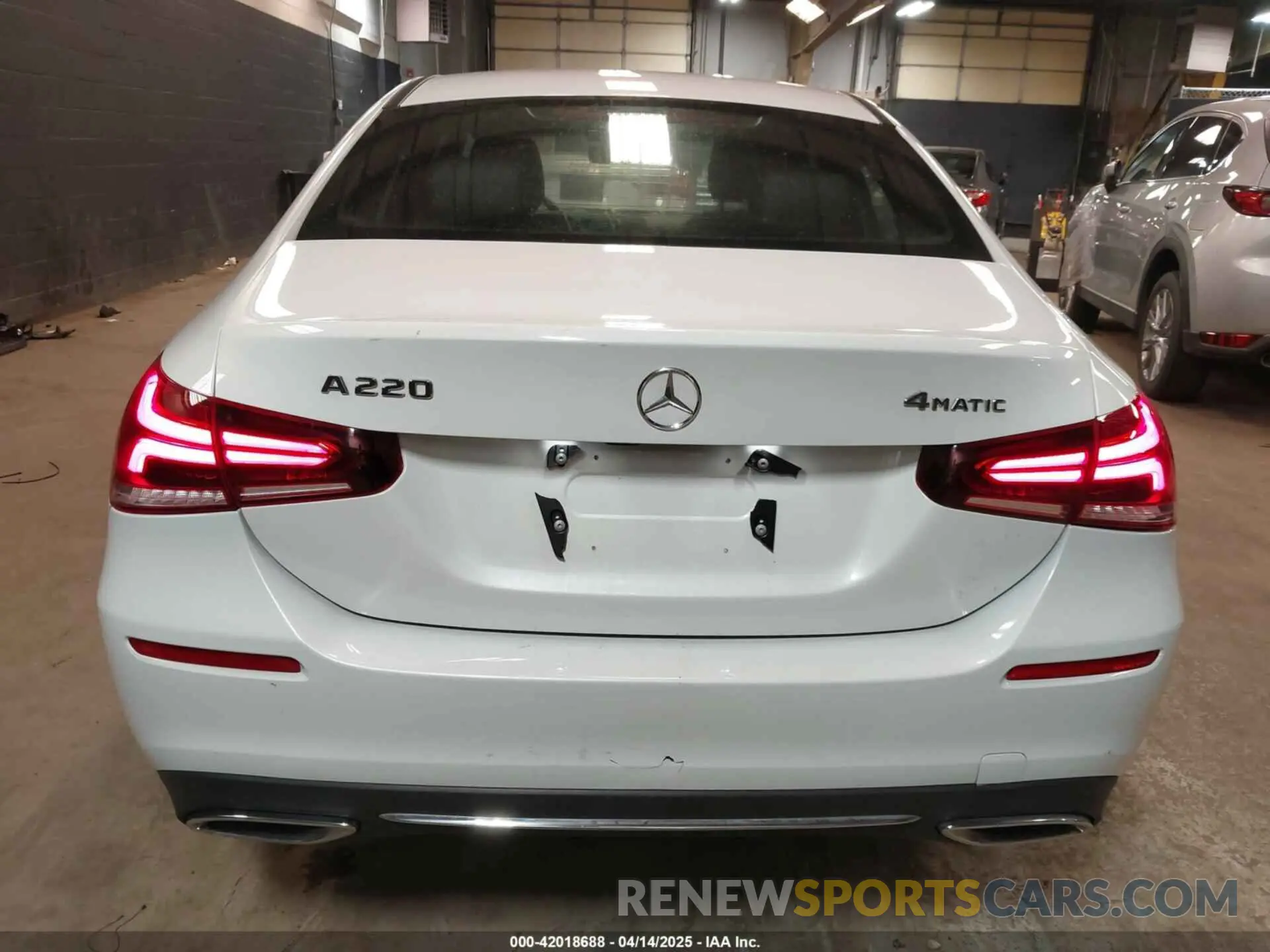 17 Photograph of a damaged car WDD3G4FB7KW022043 MERCEDES-BENZ A 220 2019