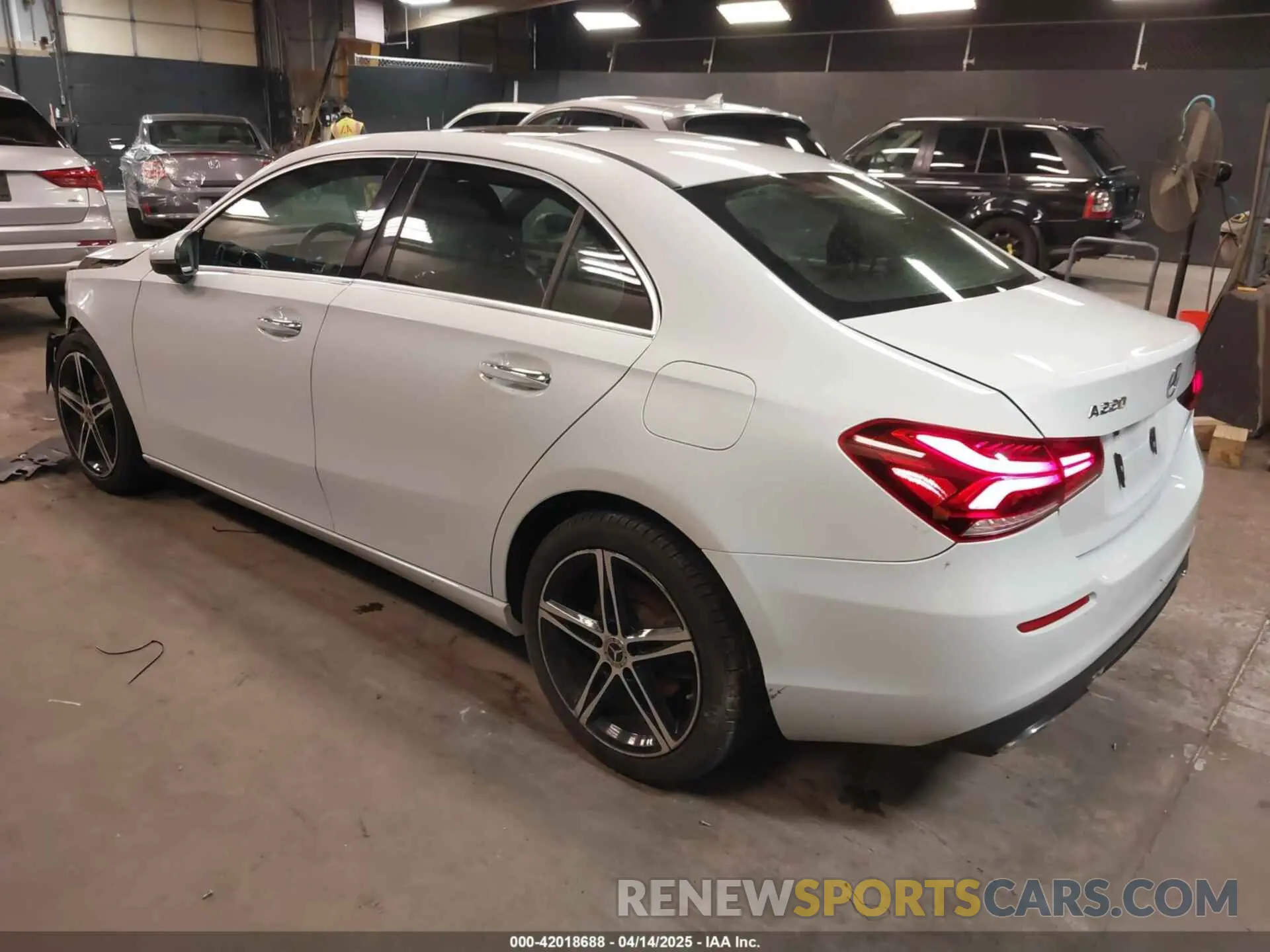 3 Photograph of a damaged car WDD3G4FB7KW022043 MERCEDES-BENZ A 220 2019